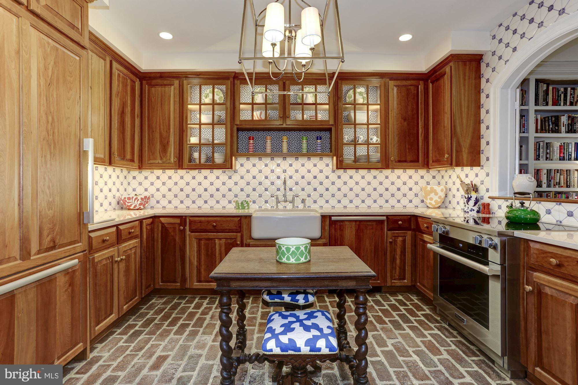 OLD TOWN ALEXANDRIA - Residential