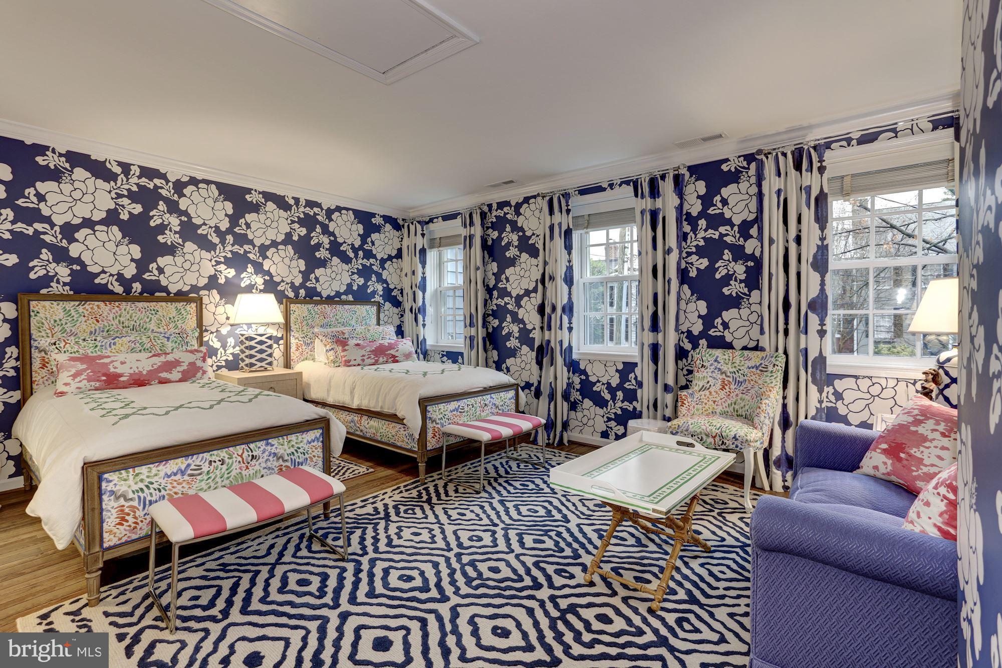 OLD TOWN ALEXANDRIA - Residential