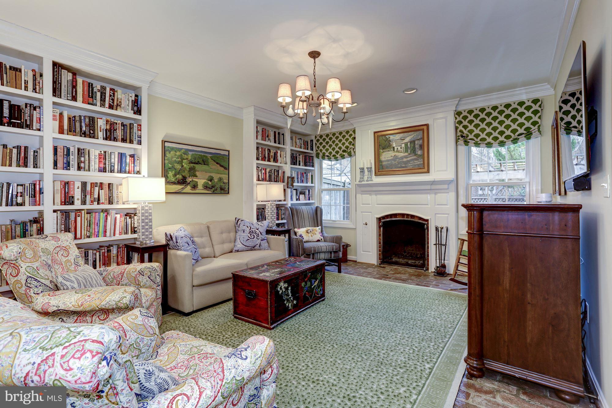 OLD TOWN ALEXANDRIA - Residential