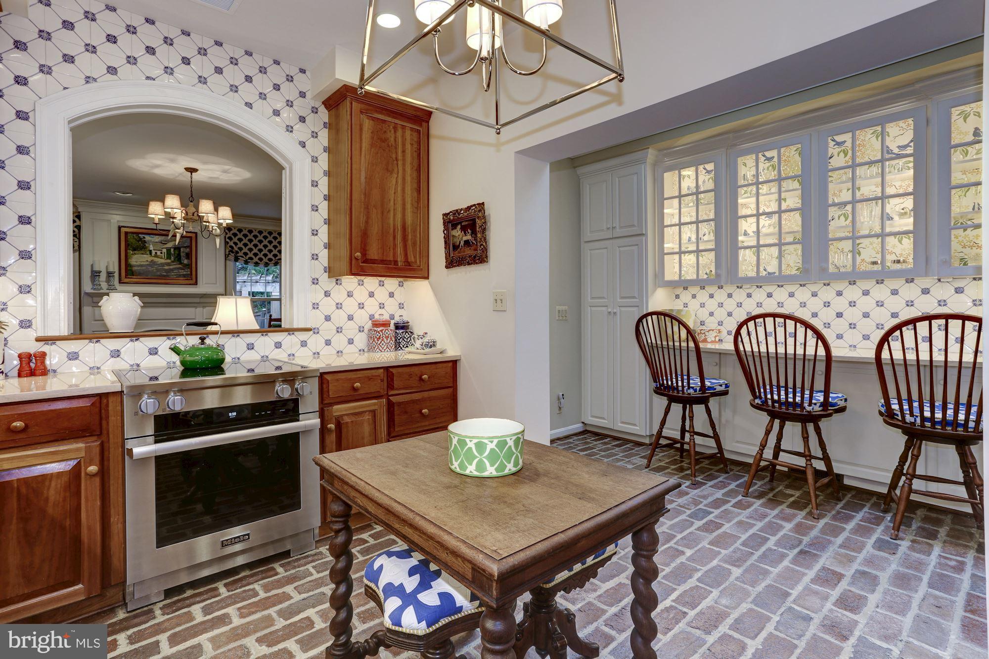 OLD TOWN ALEXANDRIA - Residential