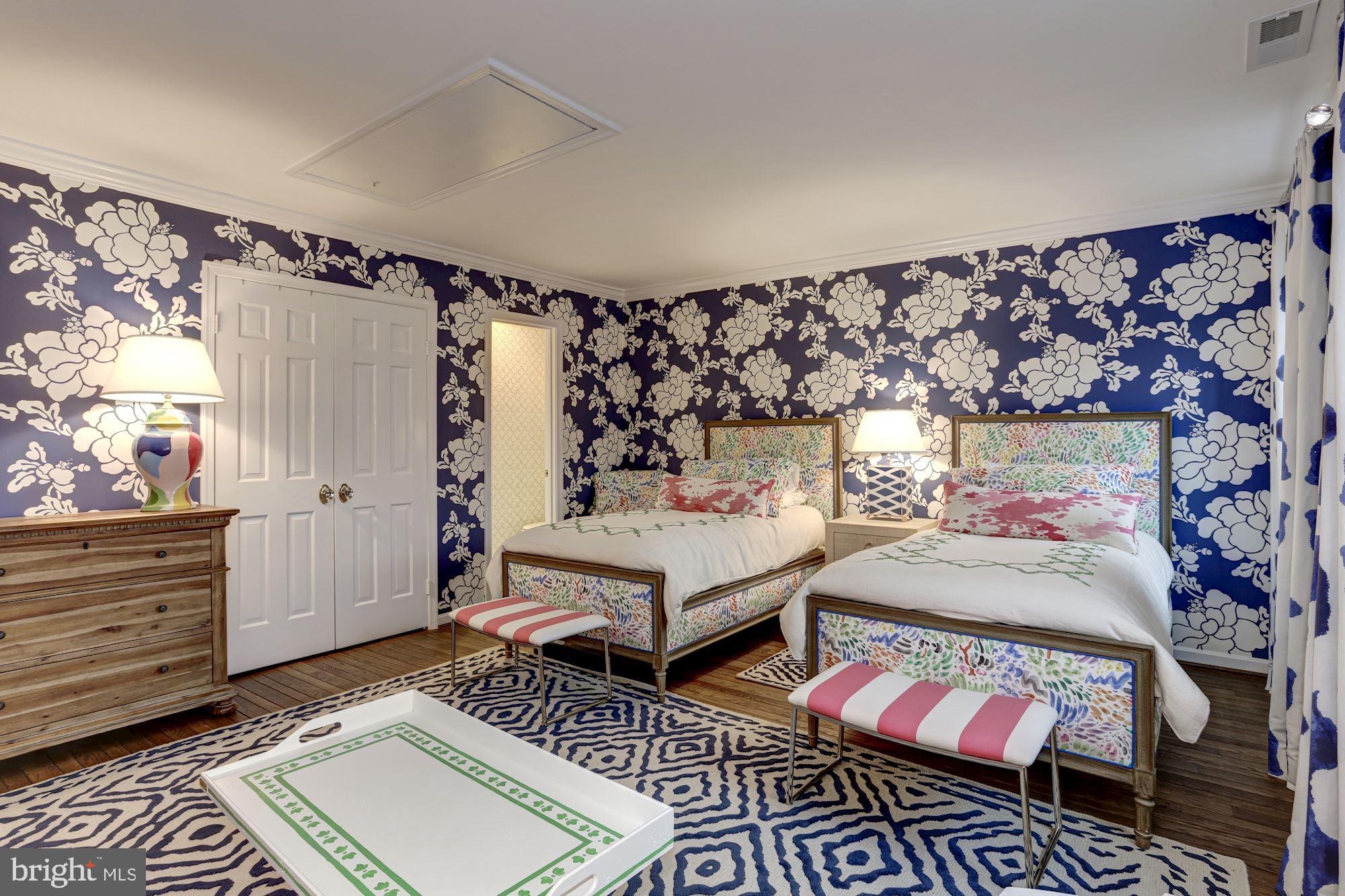 OLD TOWN ALEXANDRIA - Residential