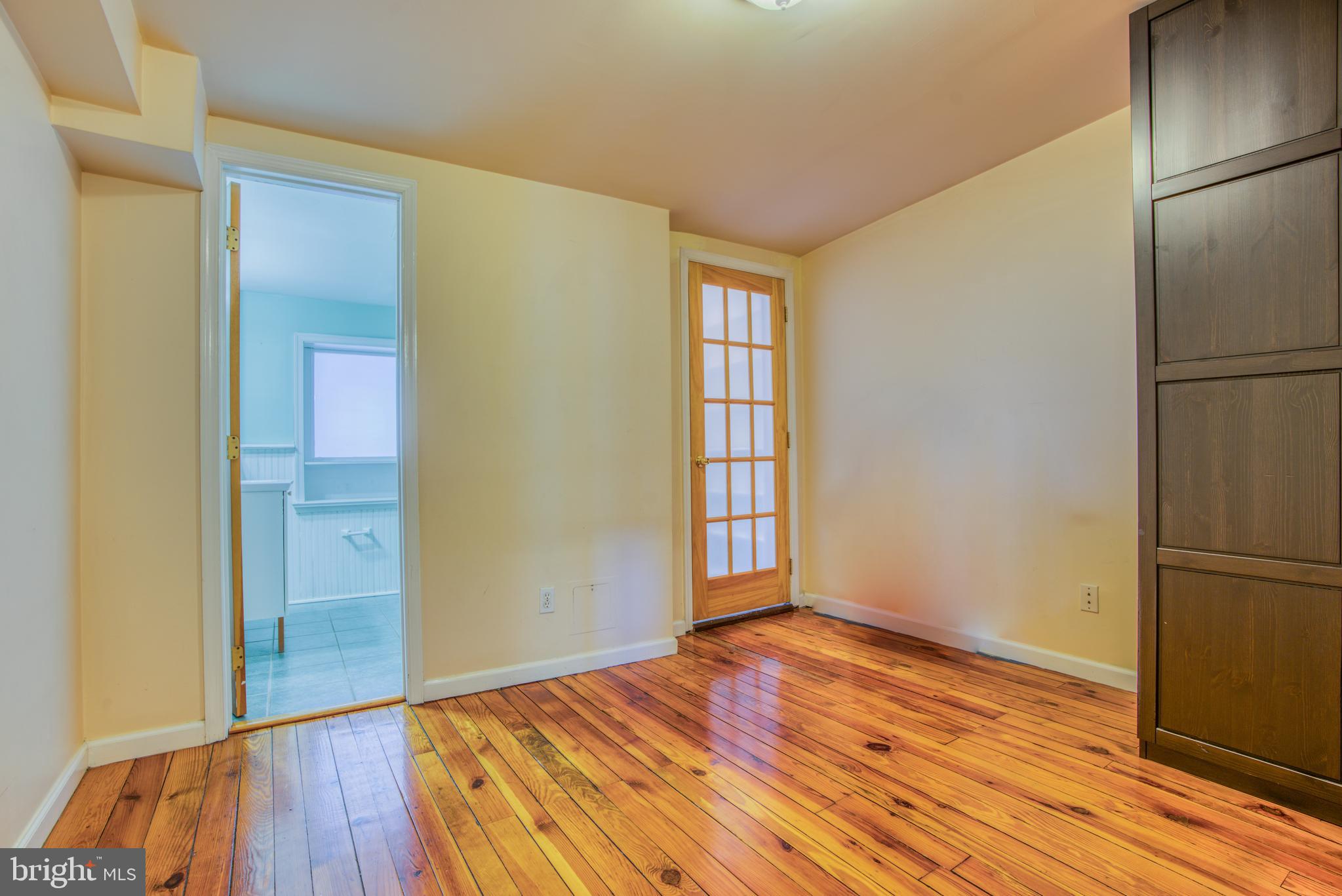 RIVERSIDE - Residential Lease