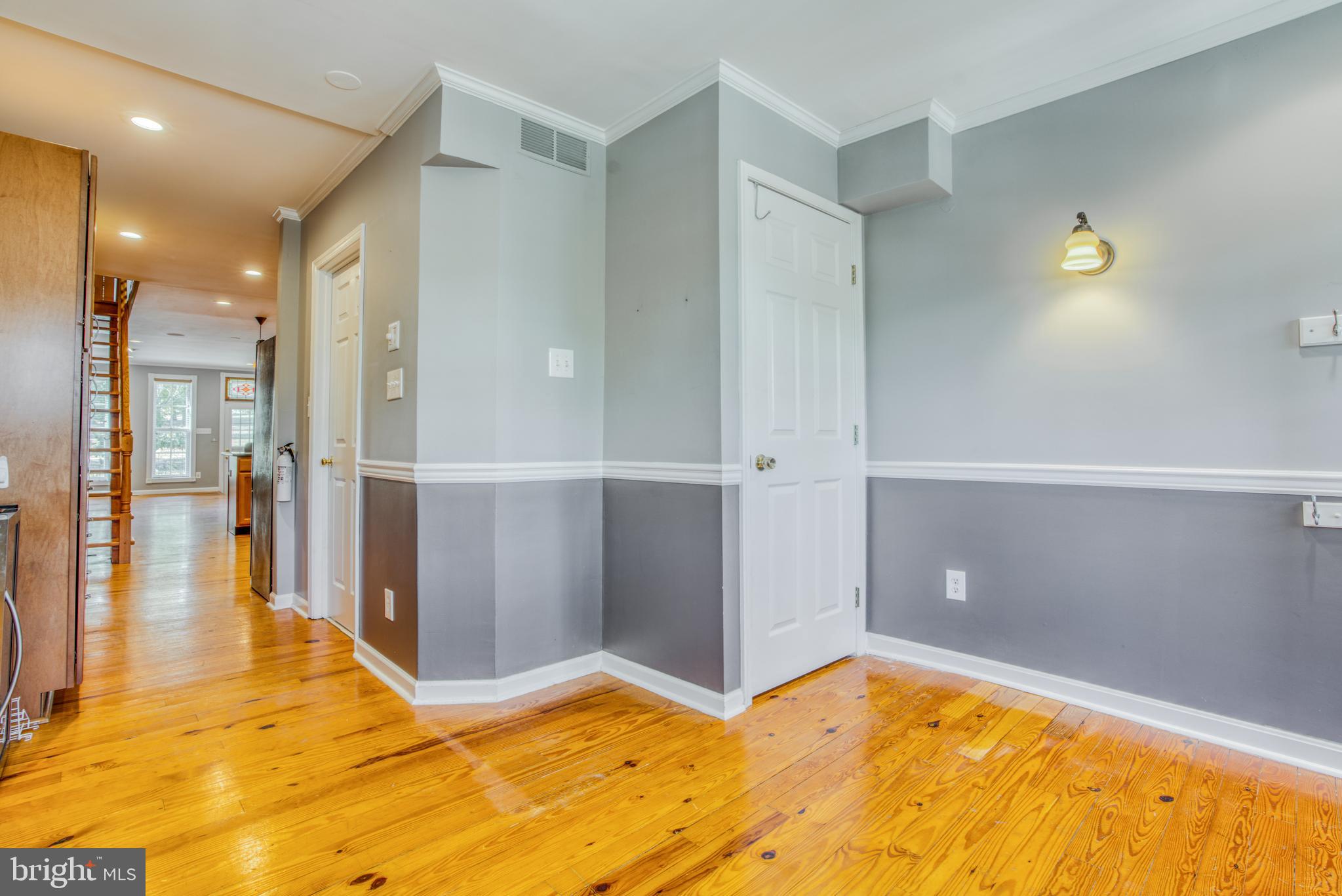 RIVERSIDE - Residential Lease