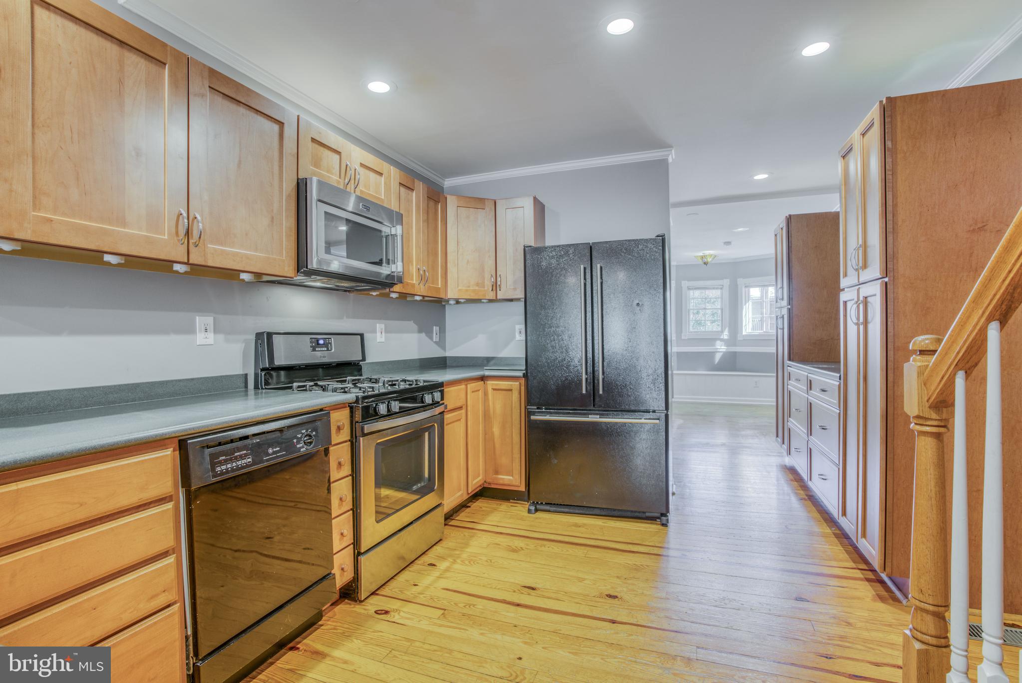 RIVERSIDE - Residential Lease