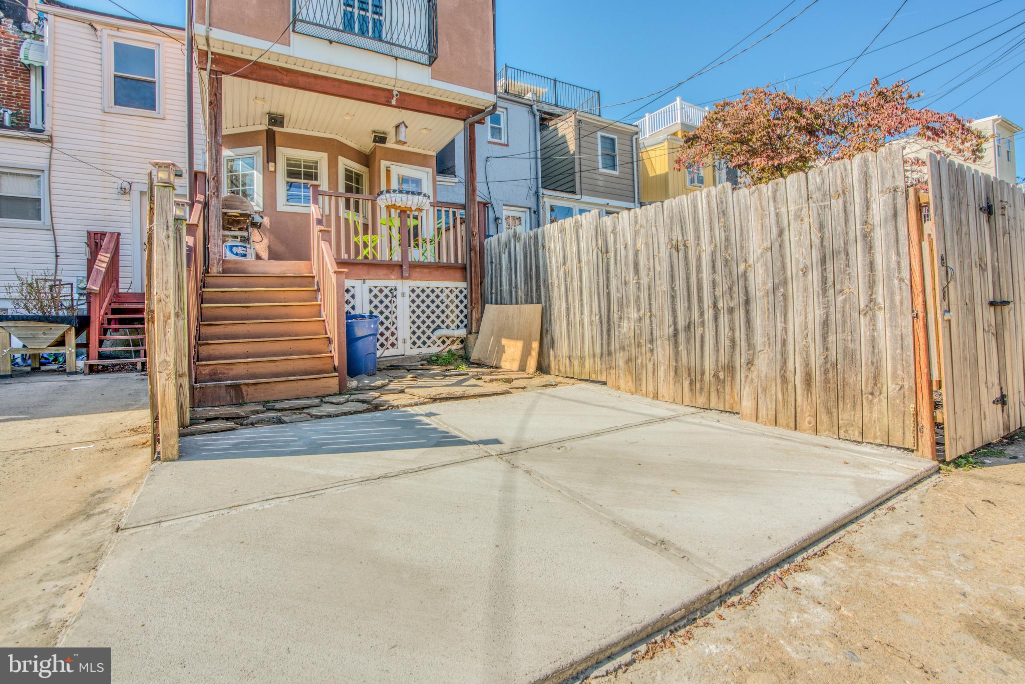 RIVERSIDE - Residential Lease