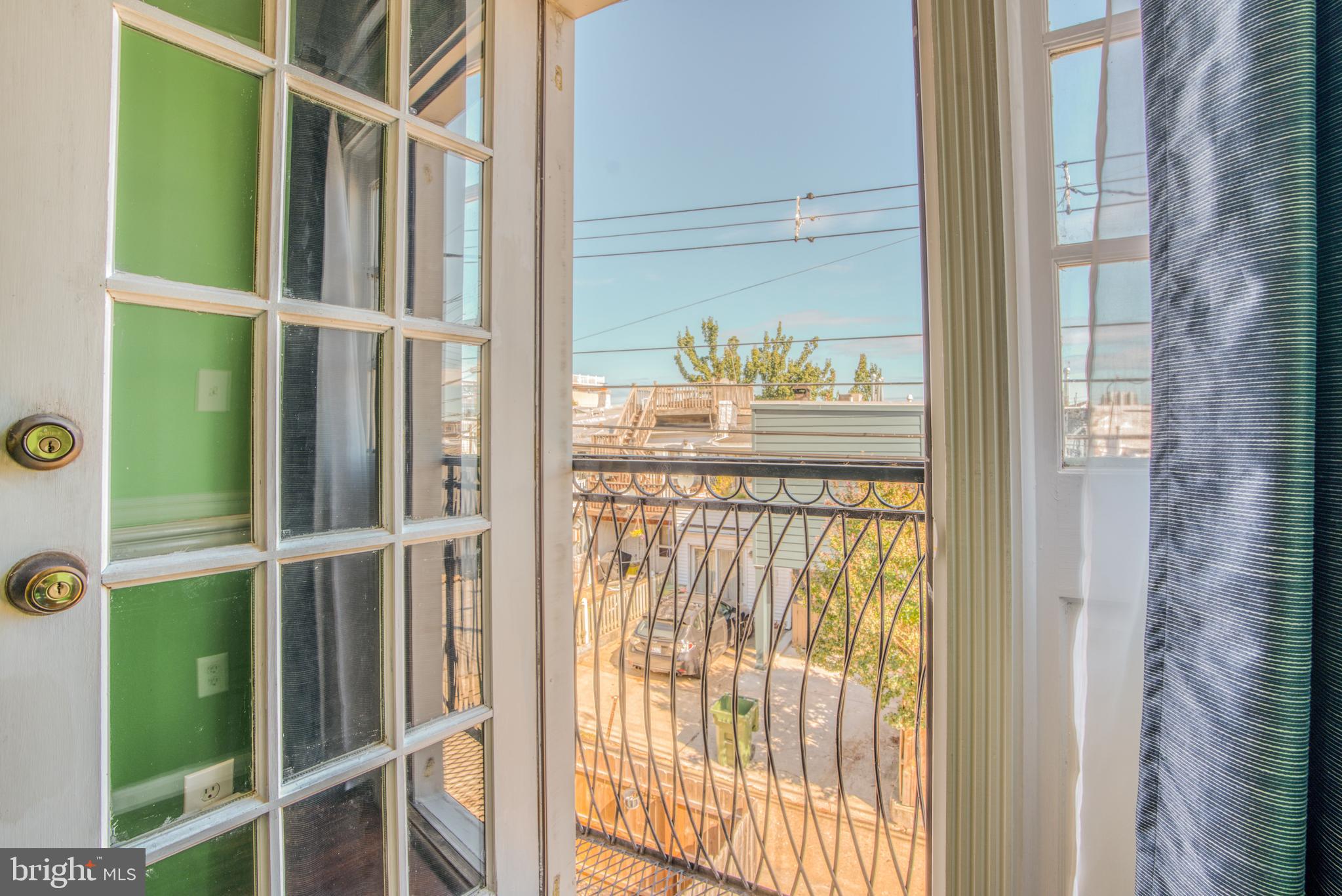 RIVERSIDE - Residential Lease