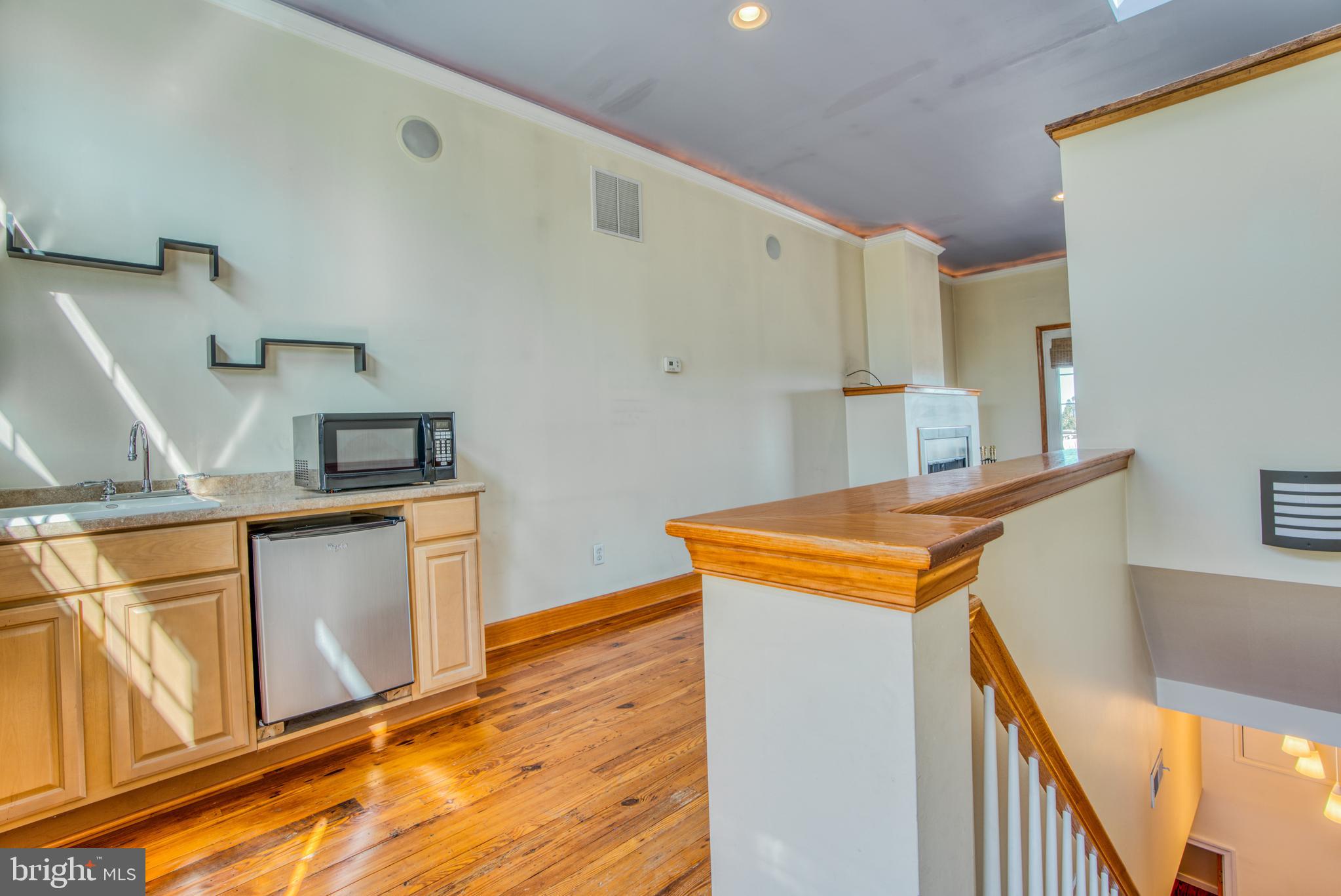 RIVERSIDE - Residential Lease