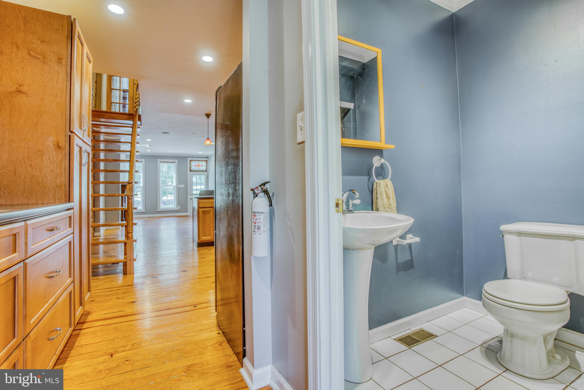 RIVERSIDE - Residential Lease