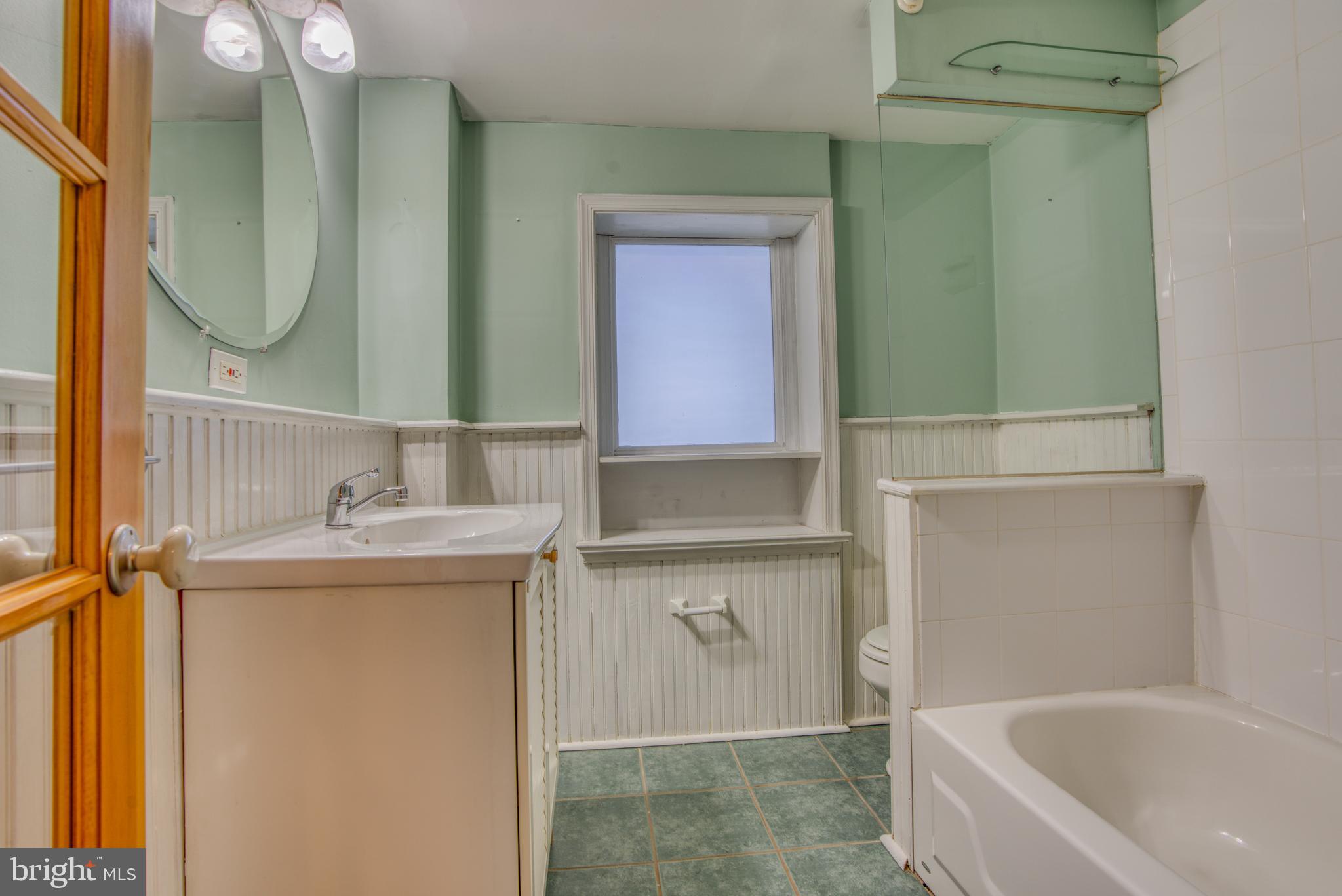 RIVERSIDE - Residential Lease