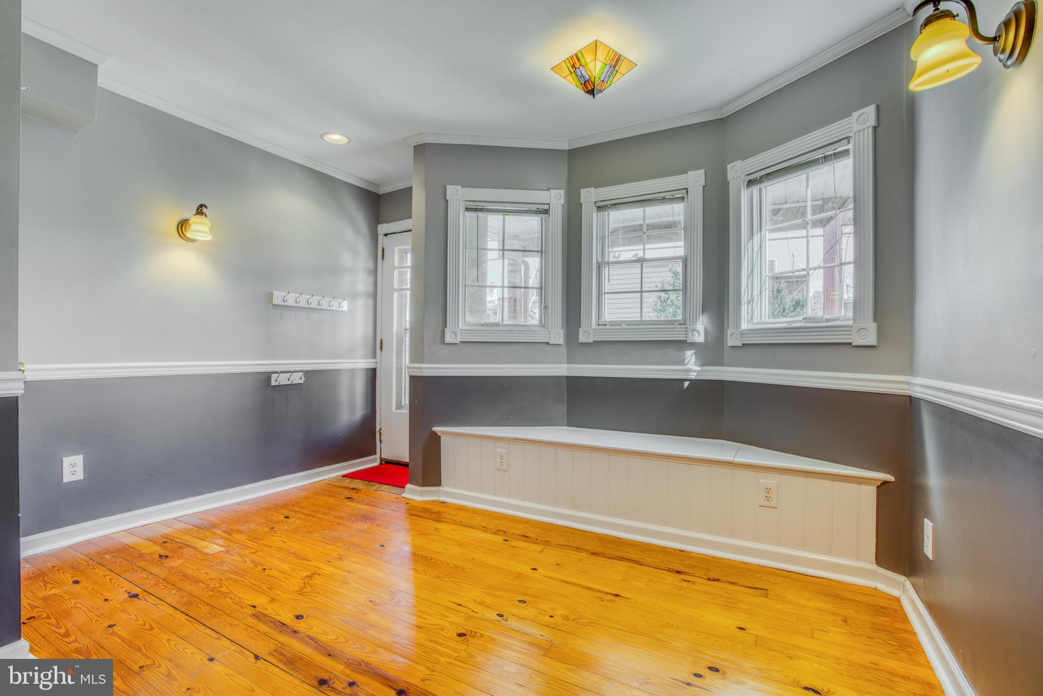 RIVERSIDE - Residential Lease