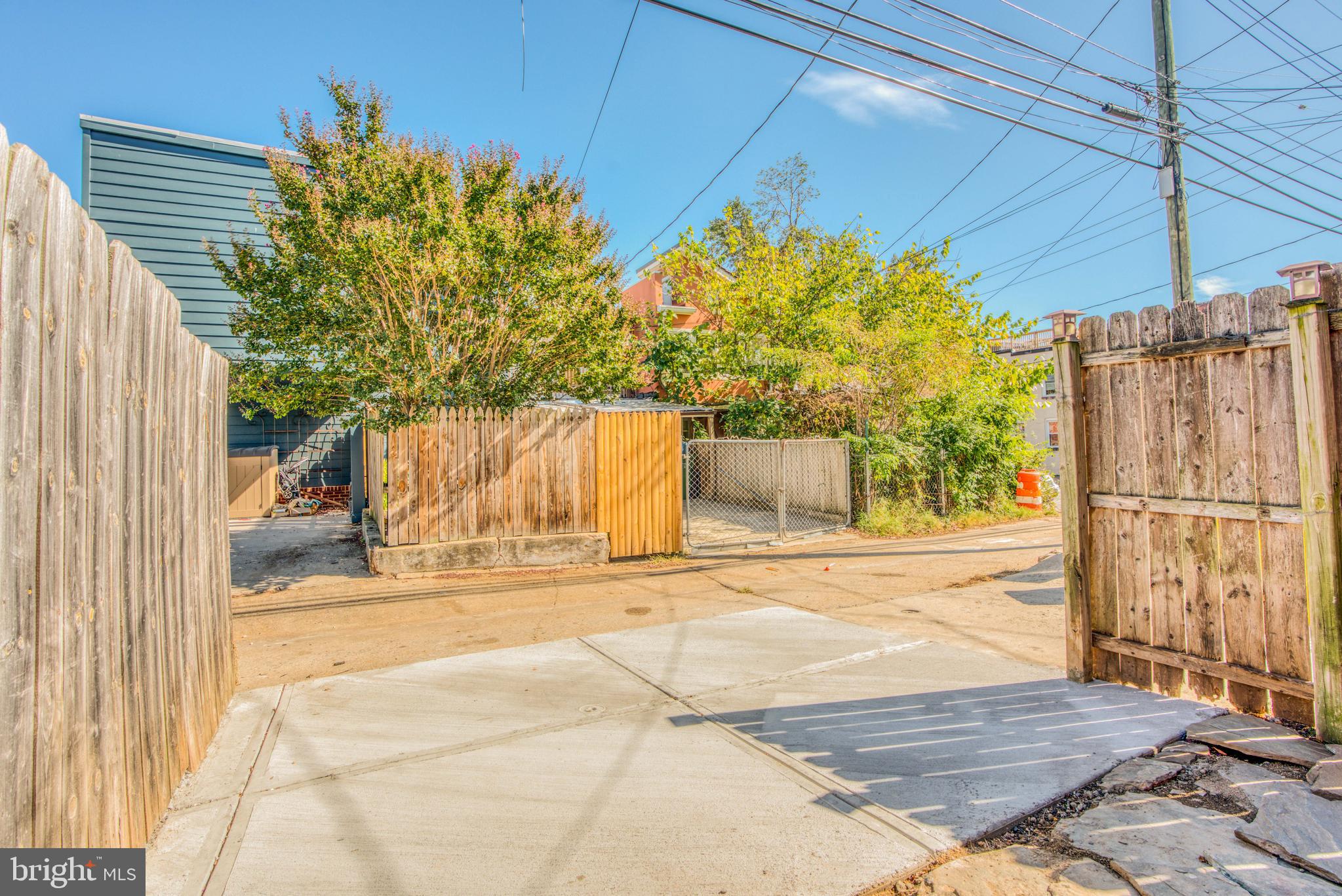 RIVERSIDE - Residential Lease