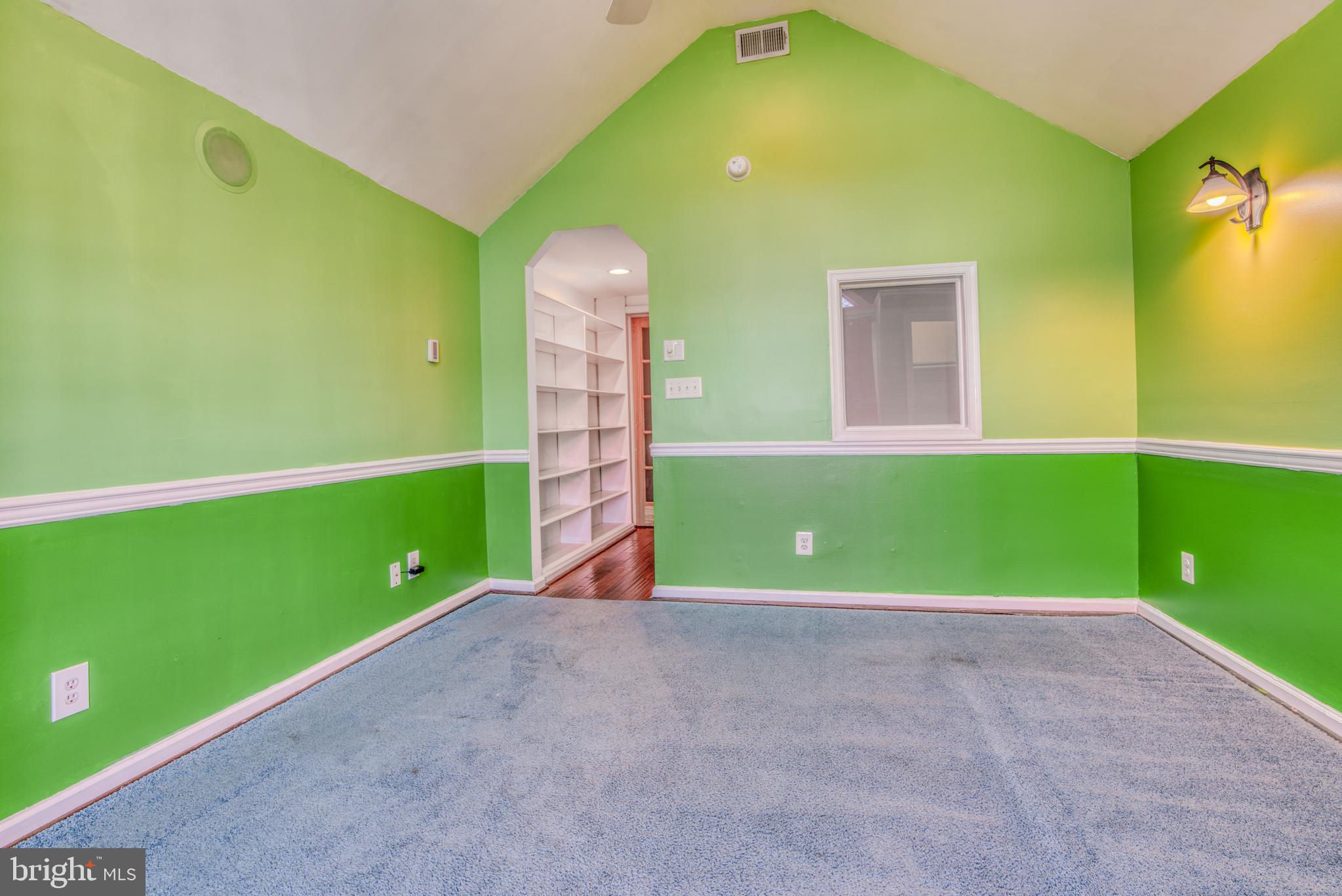 RIVERSIDE - Residential Lease