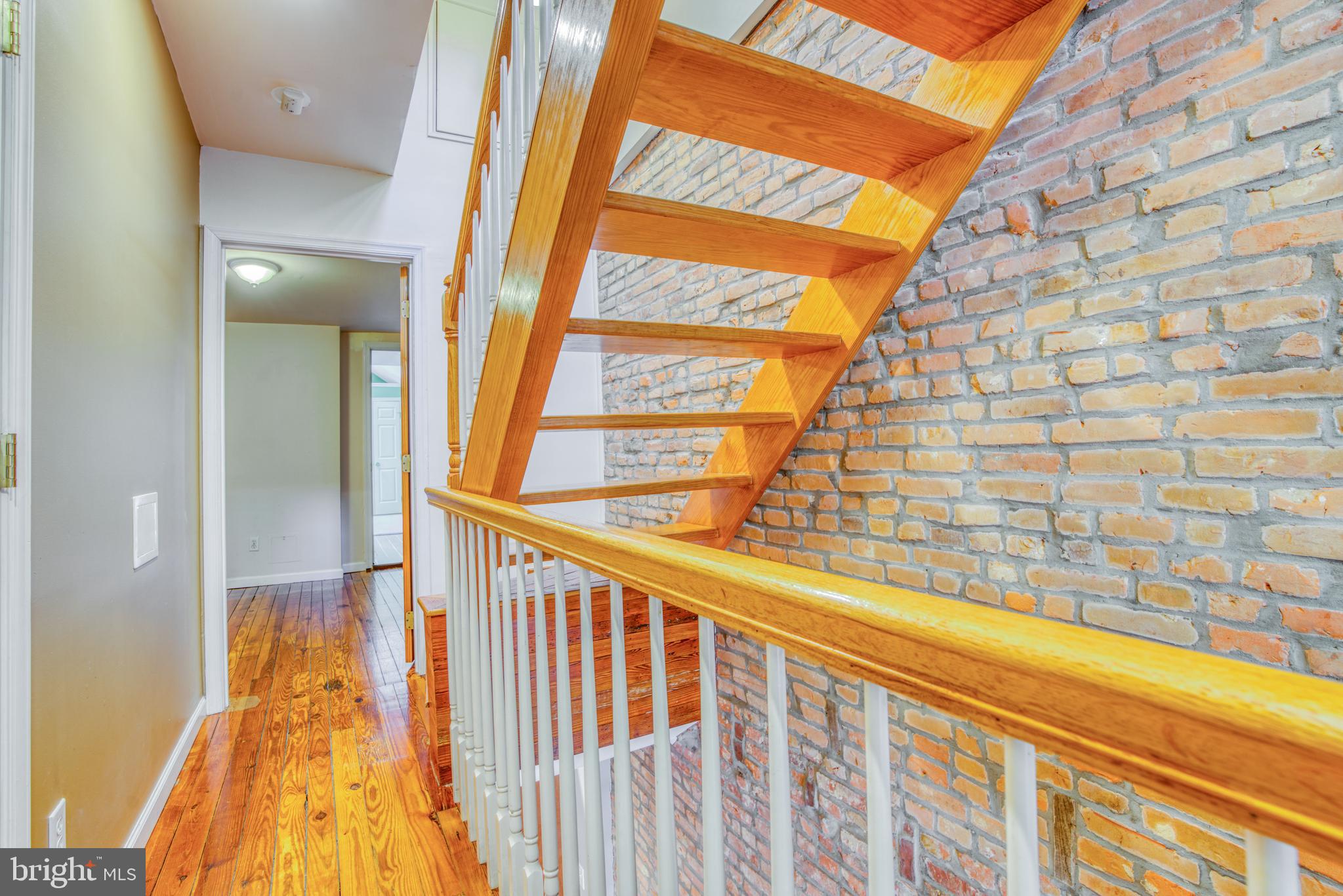 RIVERSIDE - Residential Lease