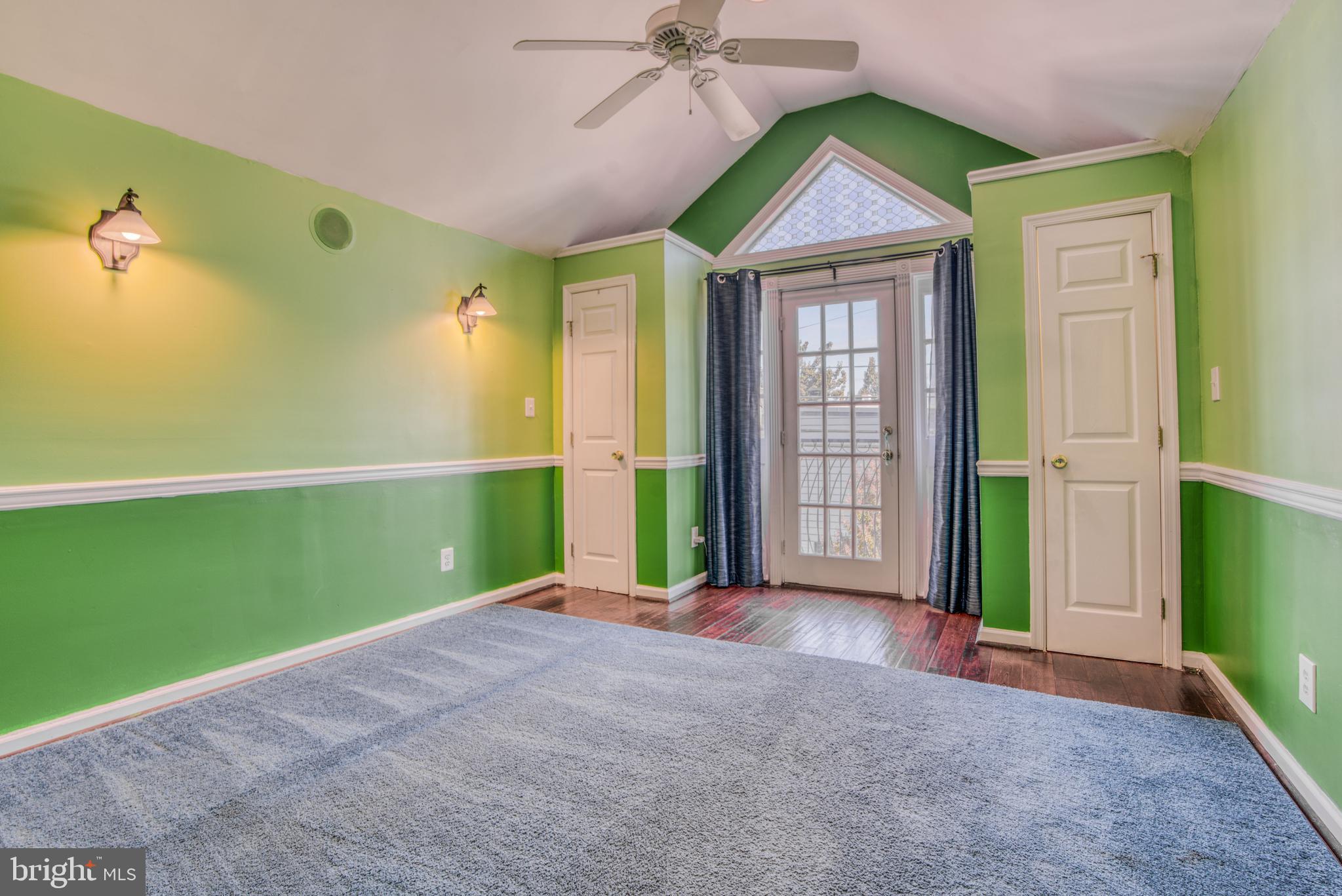 RIVERSIDE - Residential Lease