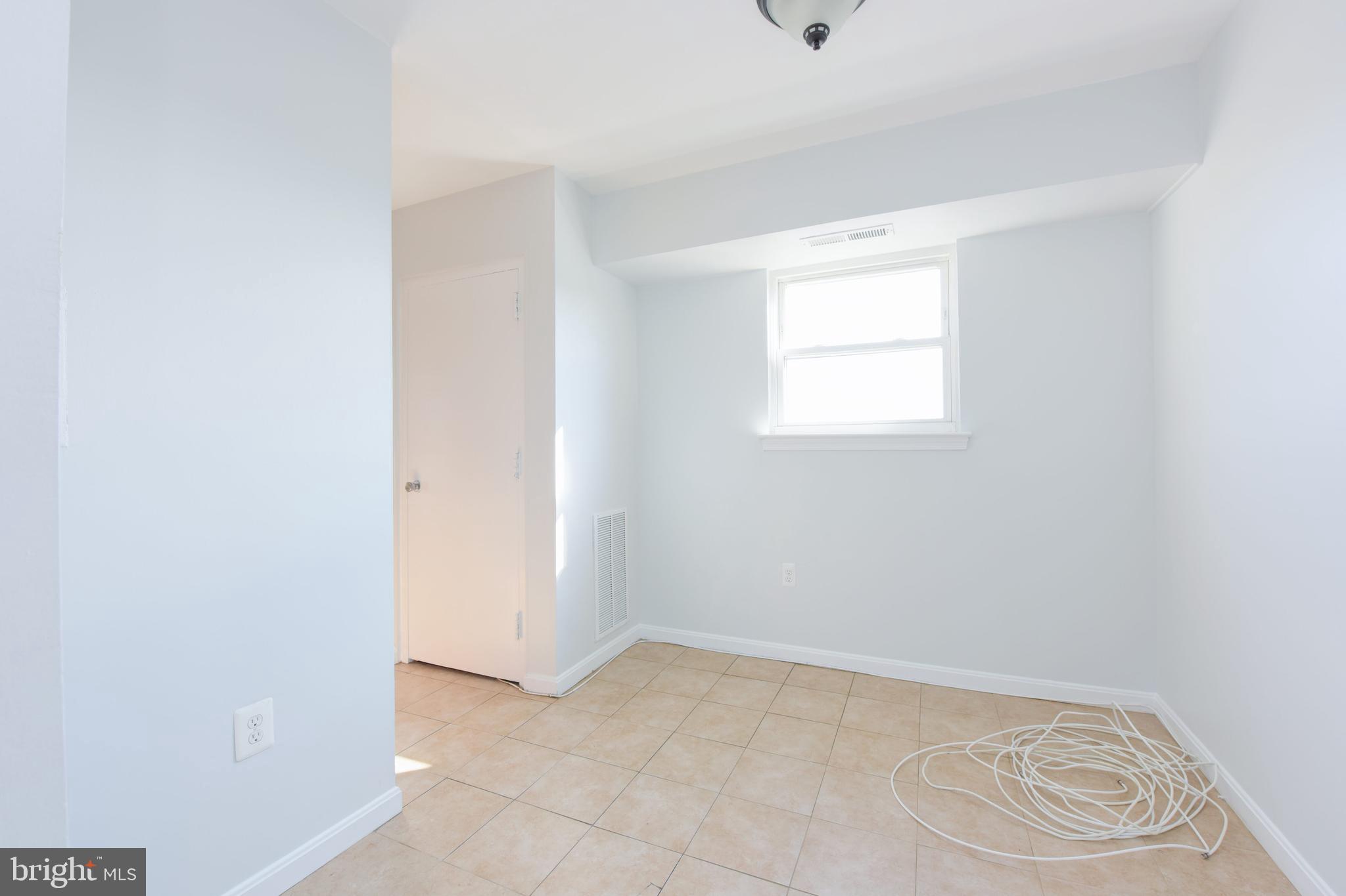 MAYFLOWER SQUARE - Residential Lease