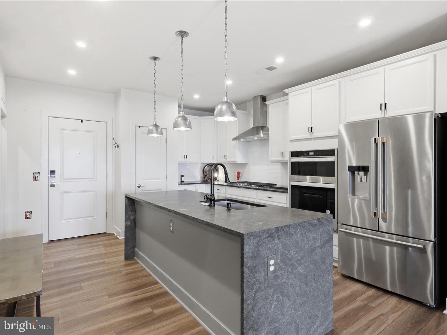 100 SAINT IVES PLACE 403