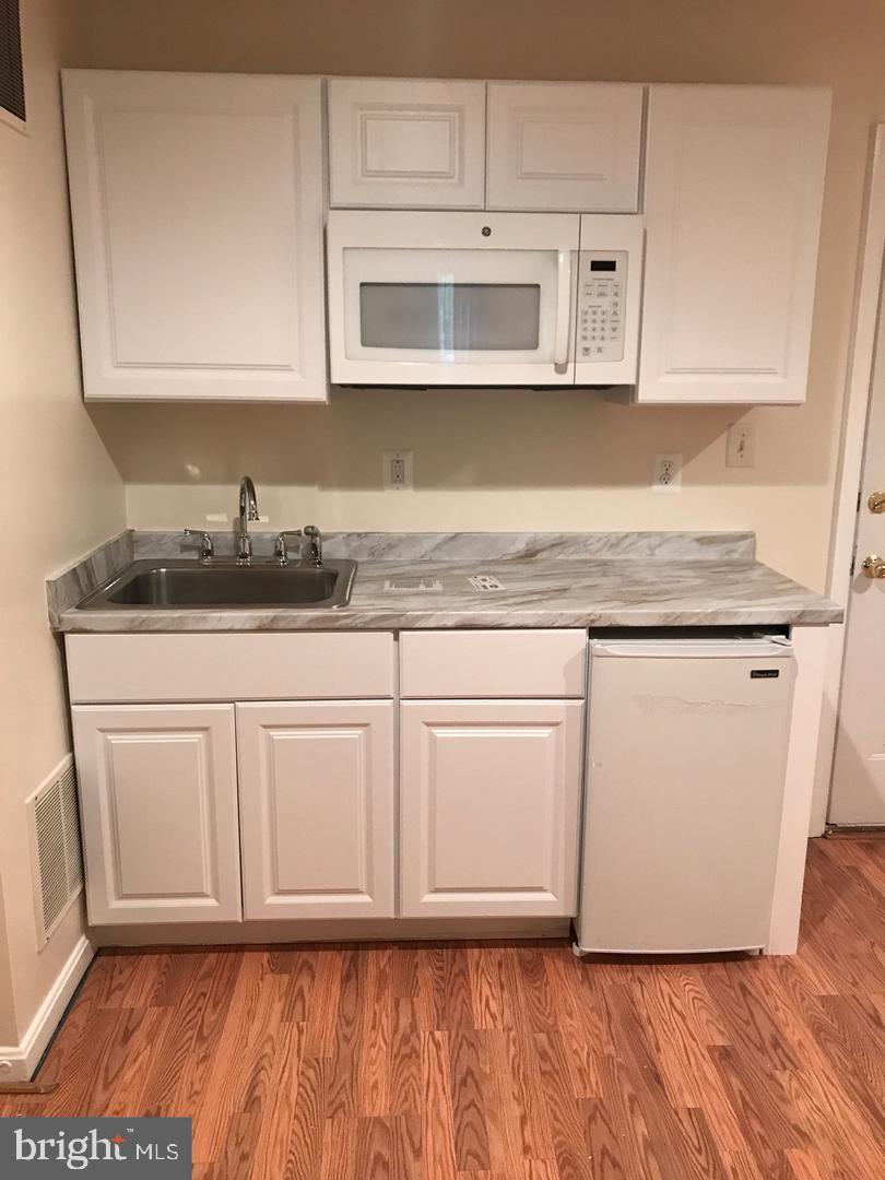 AUTUMN CHASE - Residential Lease