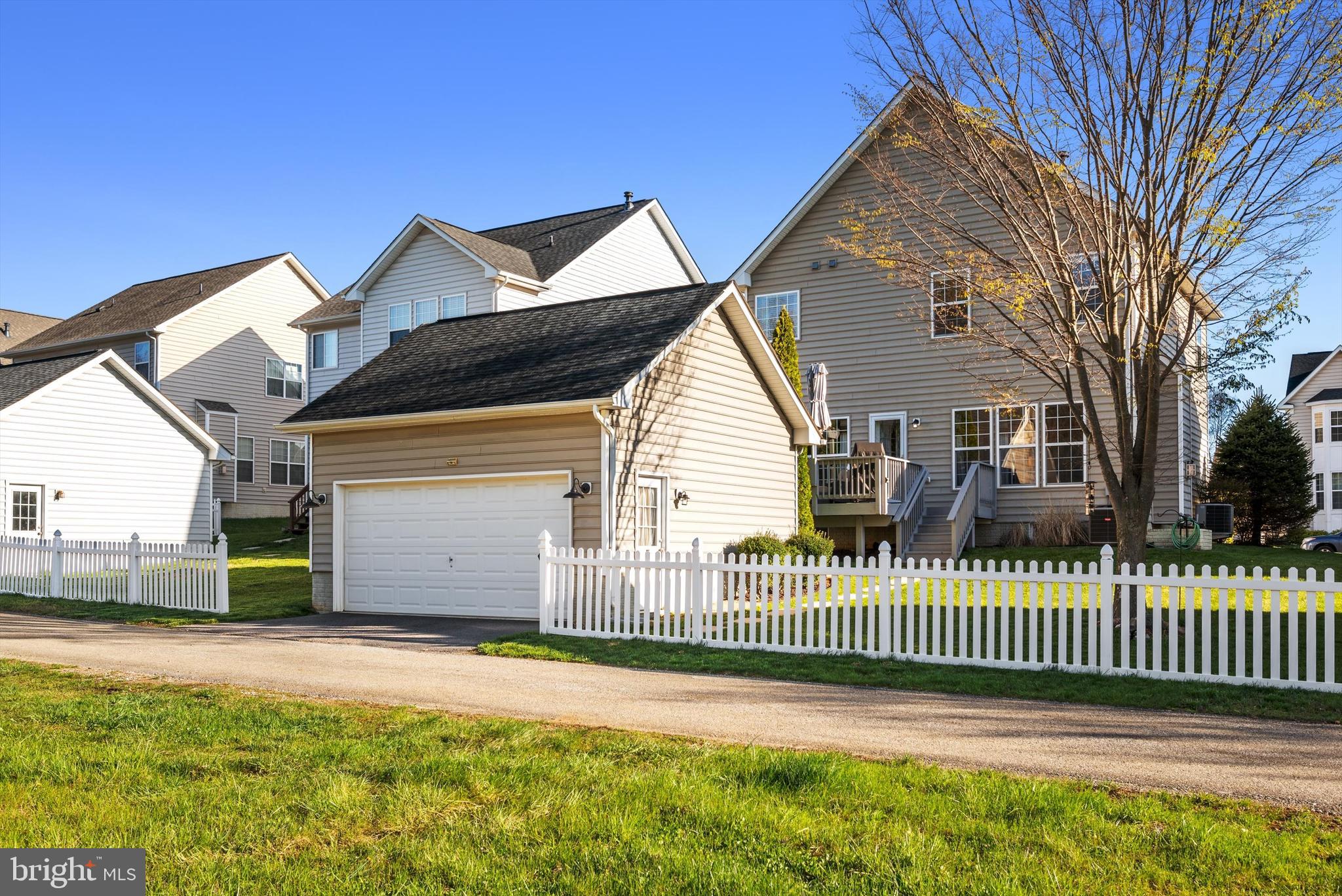 HUNTFIELD - Residential