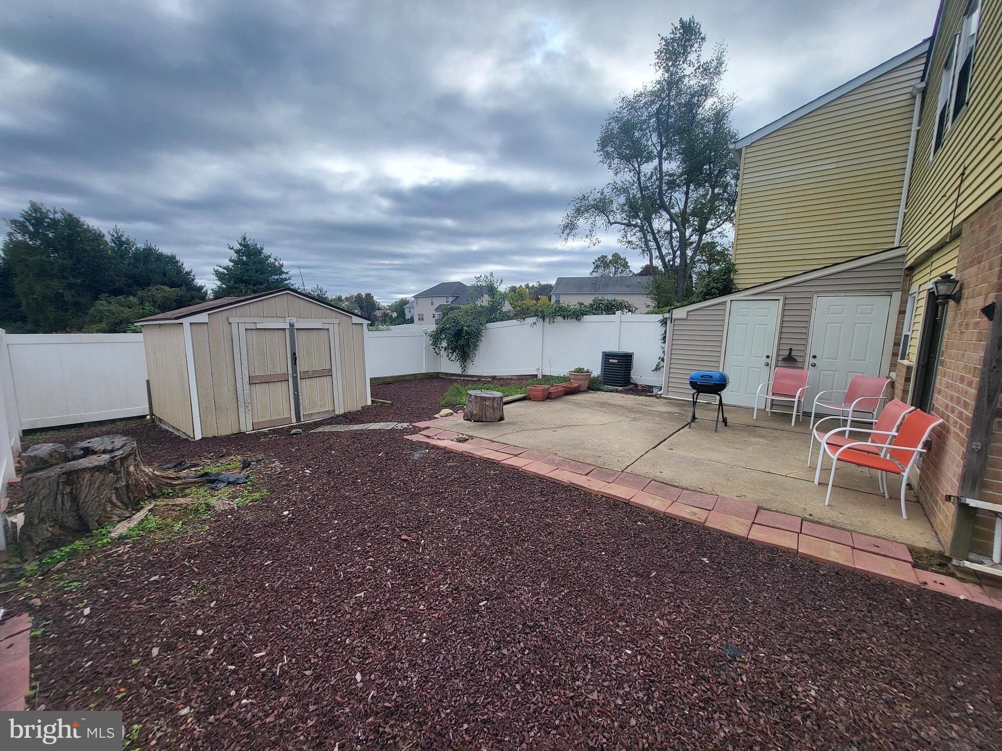 HOLLYBROOKE - Residential Lease