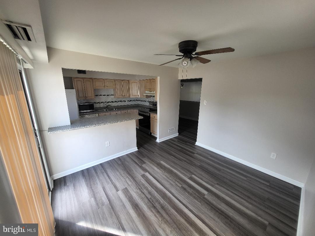 HOLLYBROOKE - Residential Lease