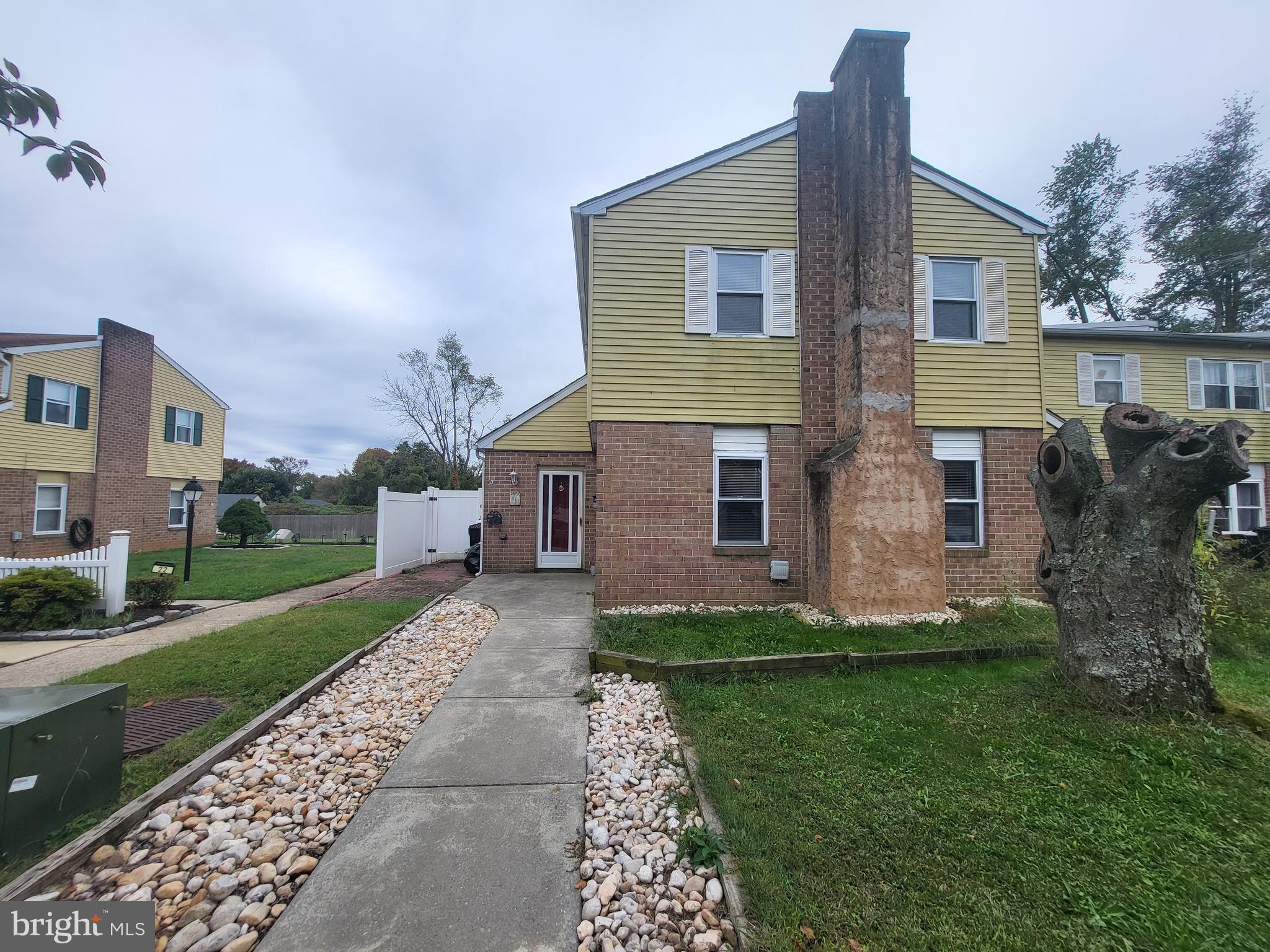 HOLLYBROOKE - Residential Lease