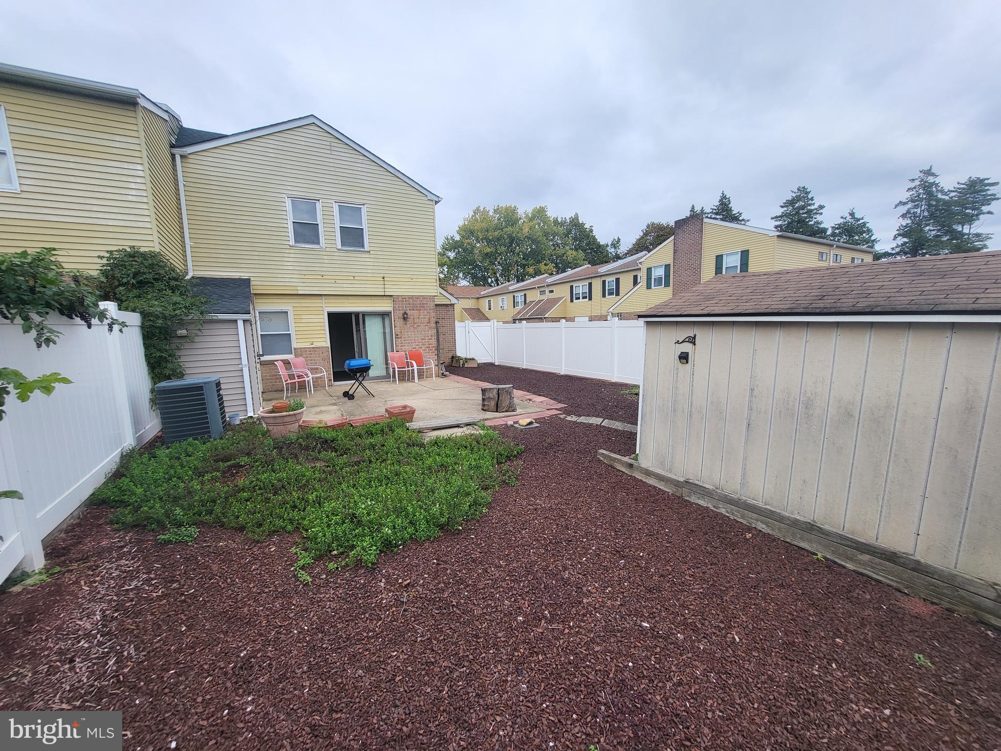 HOLLYBROOKE - Residential Lease