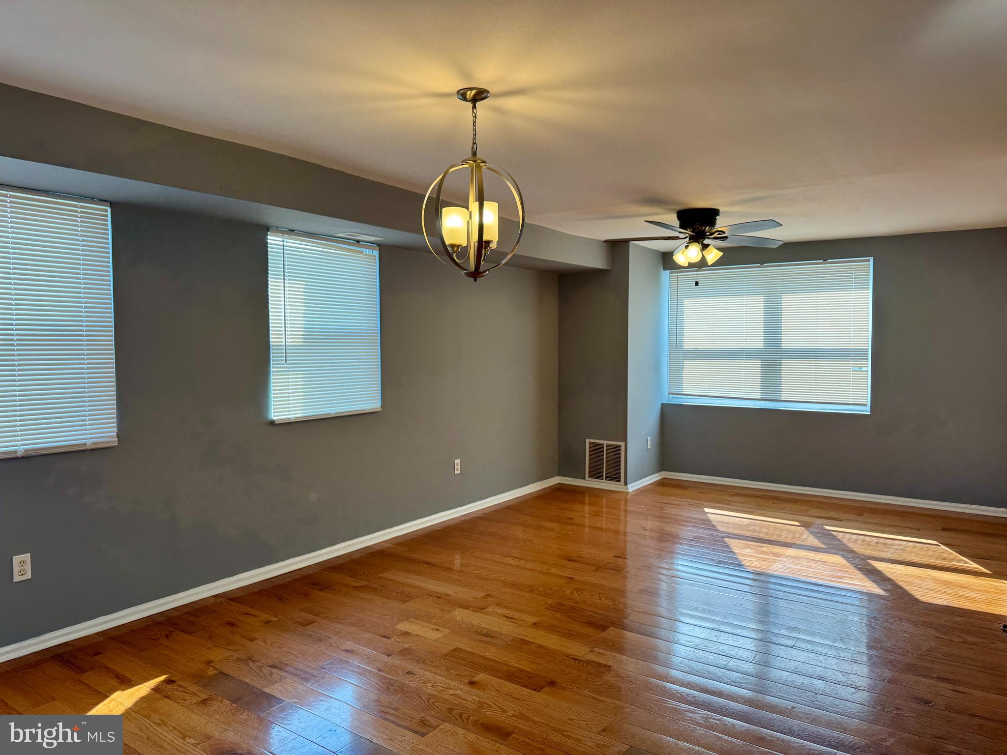 1323 E UPSAL STREET UNIT 1
