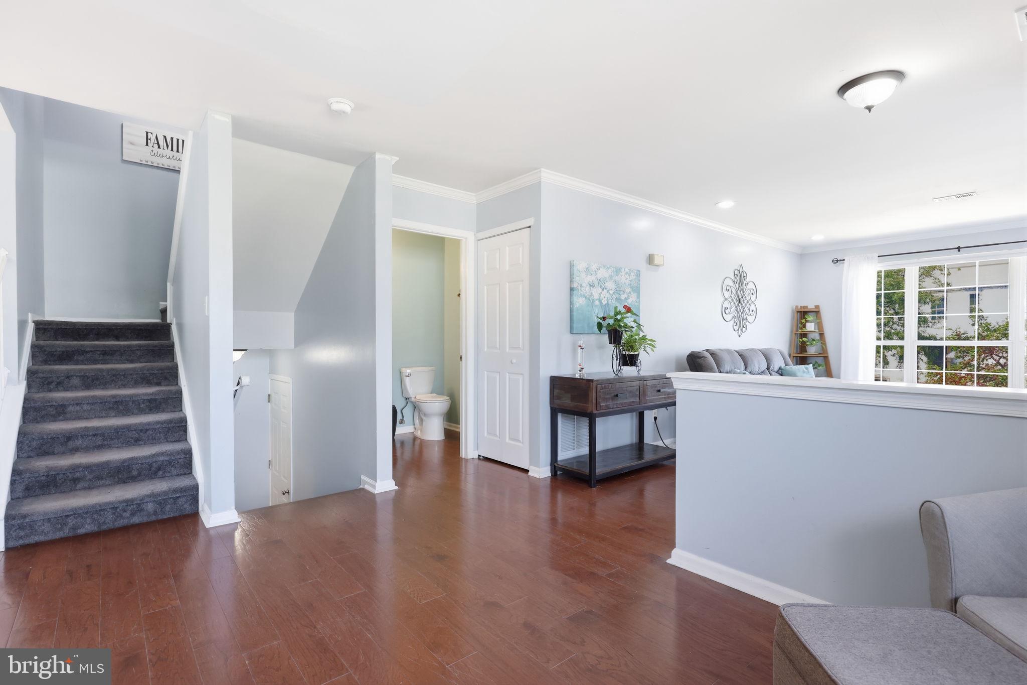 10 LARKSPUR COURT