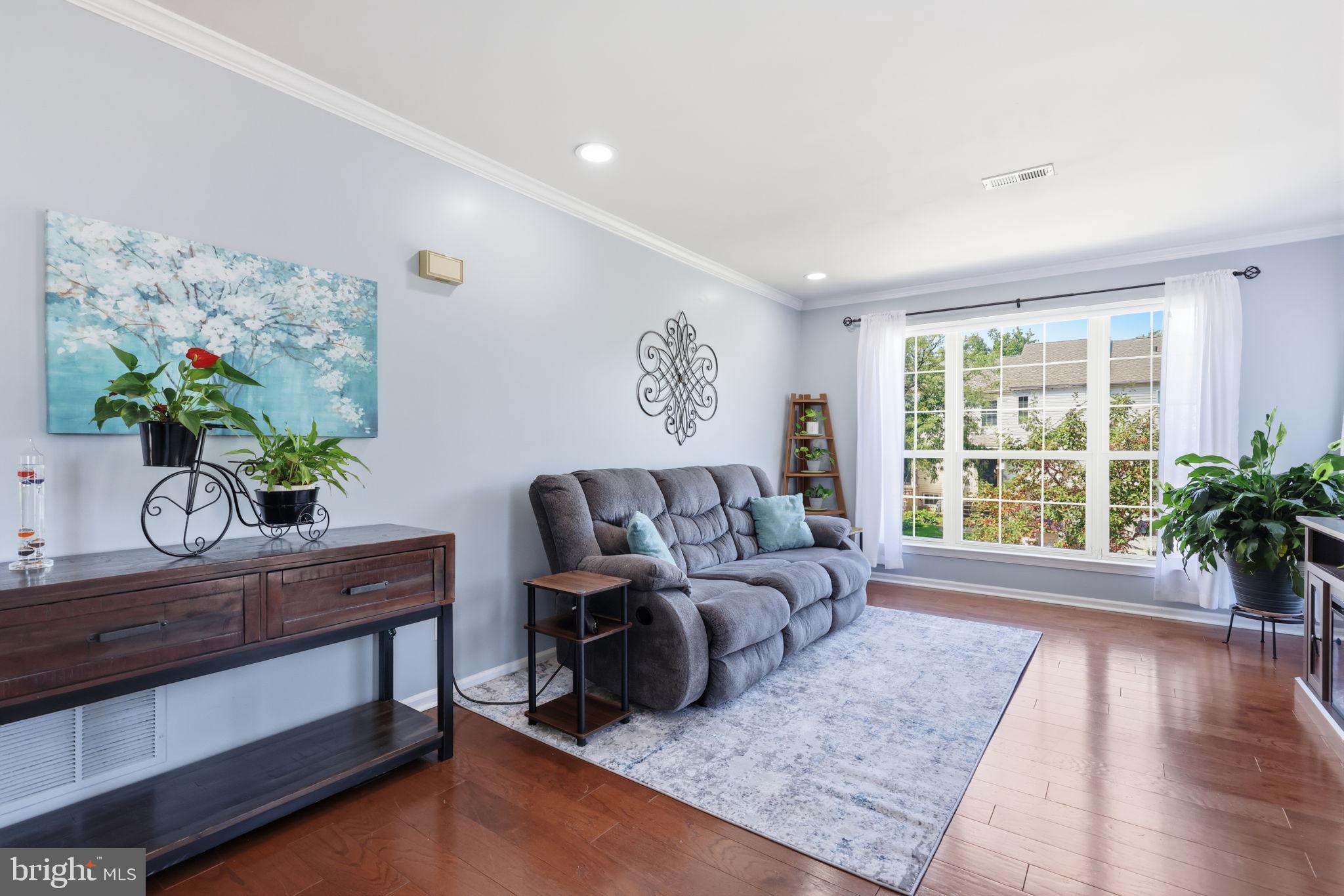 10 LARKSPUR COURT
