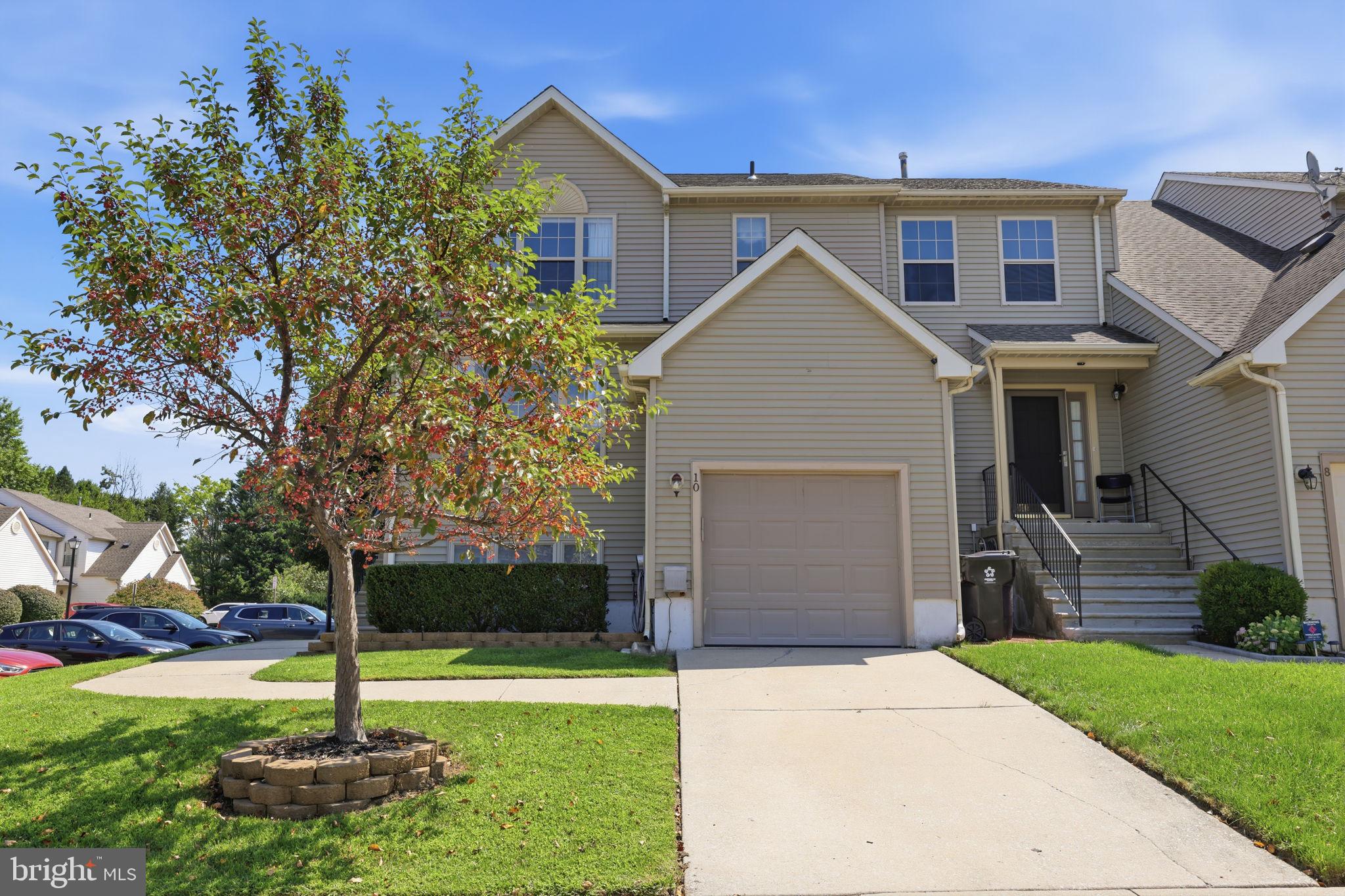 10 LARKSPUR COURT