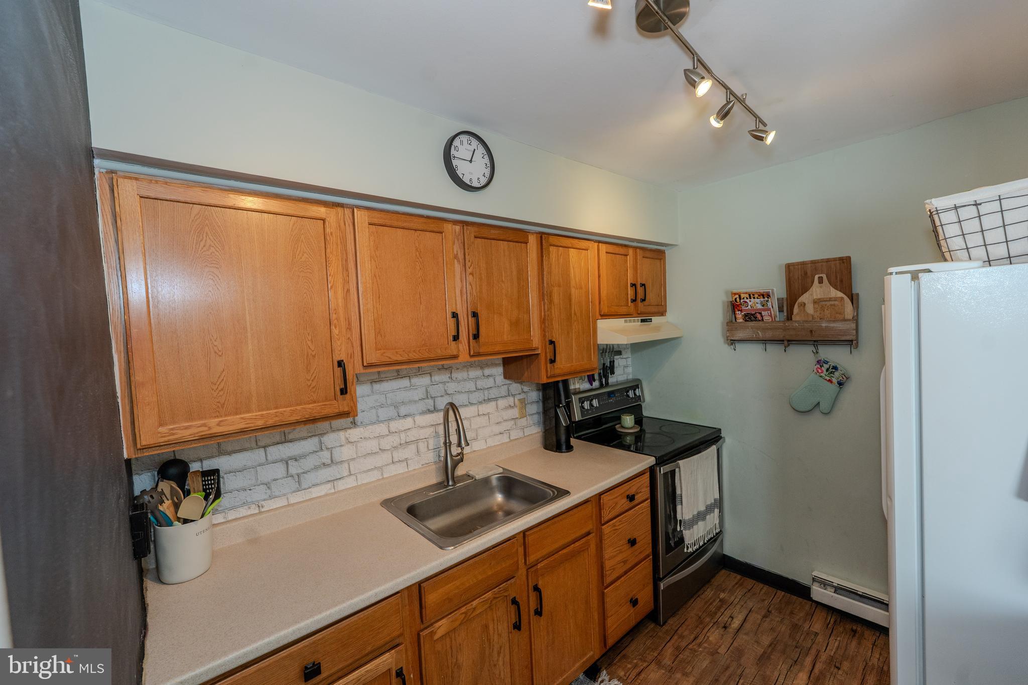 COLONIAL VIL - Residential