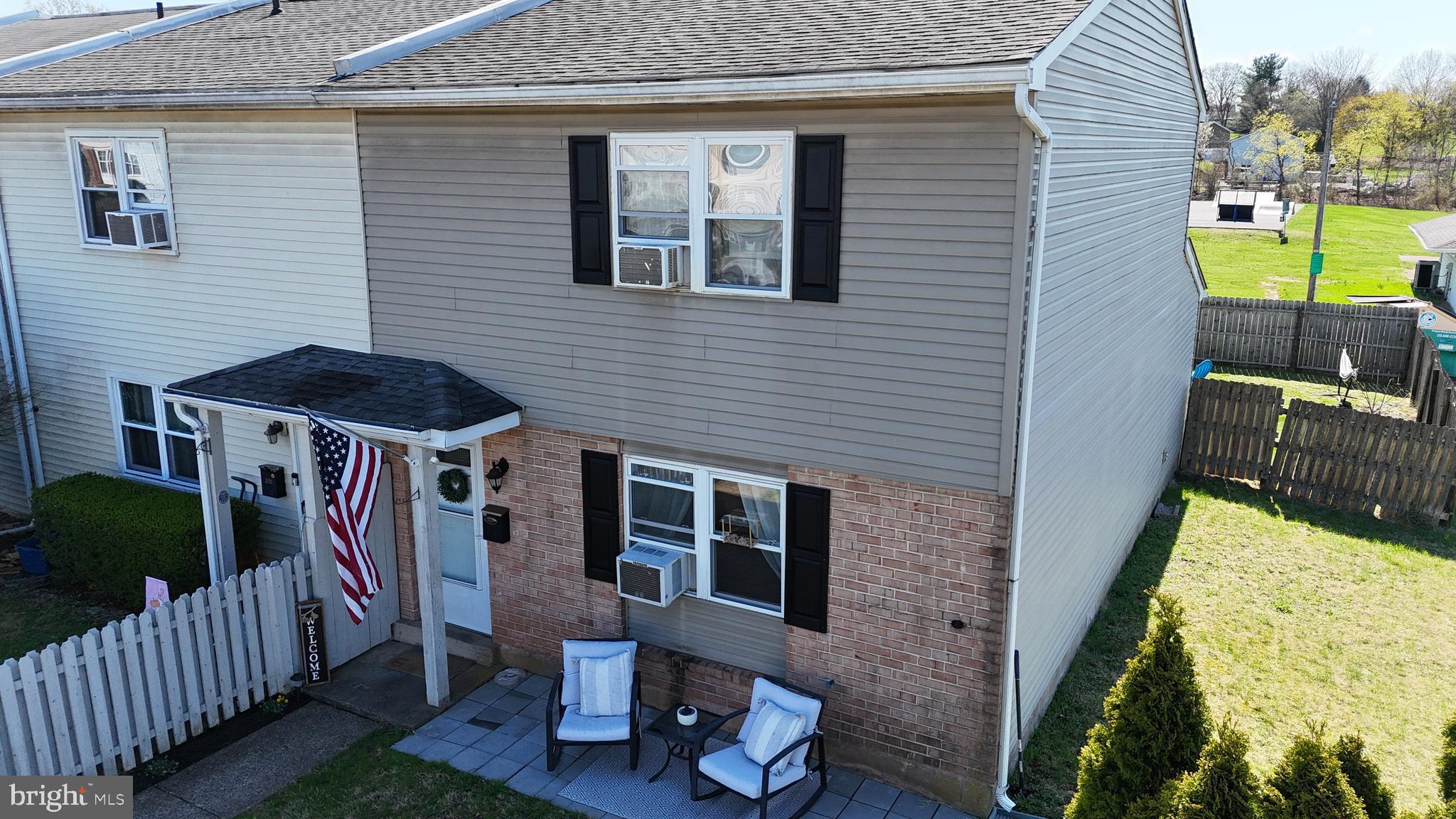 COLONIAL VIL - Residential