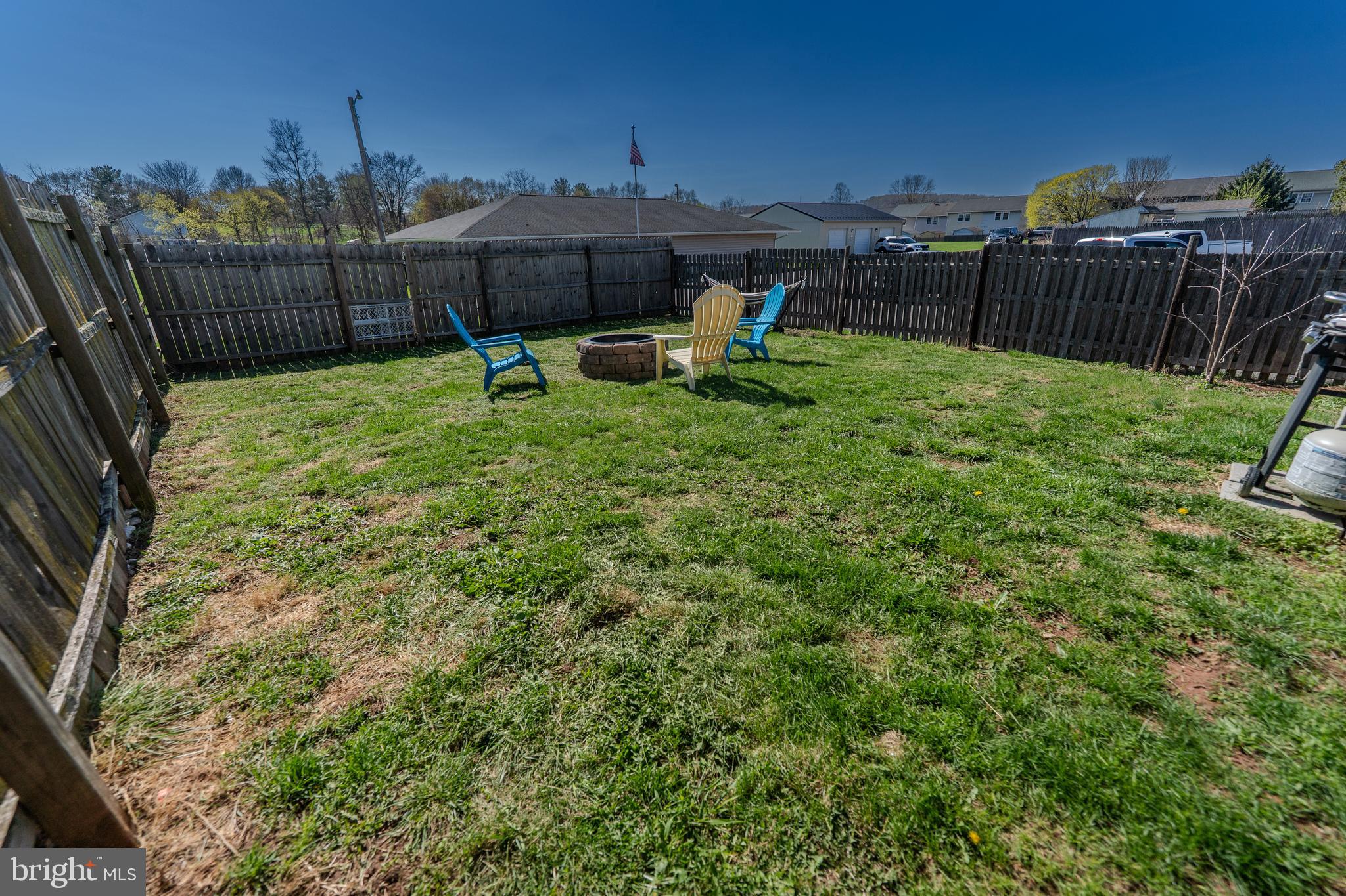 COLONIAL VIL - Residential