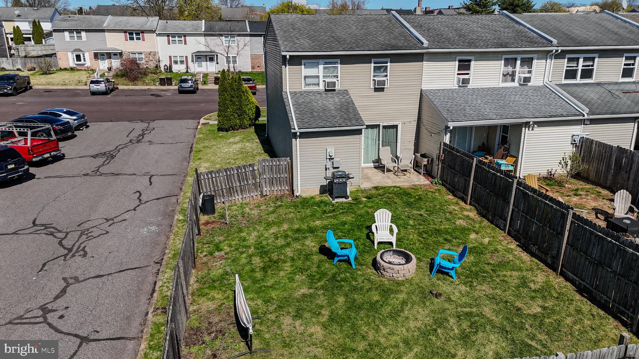 COLONIAL VIL - Residential