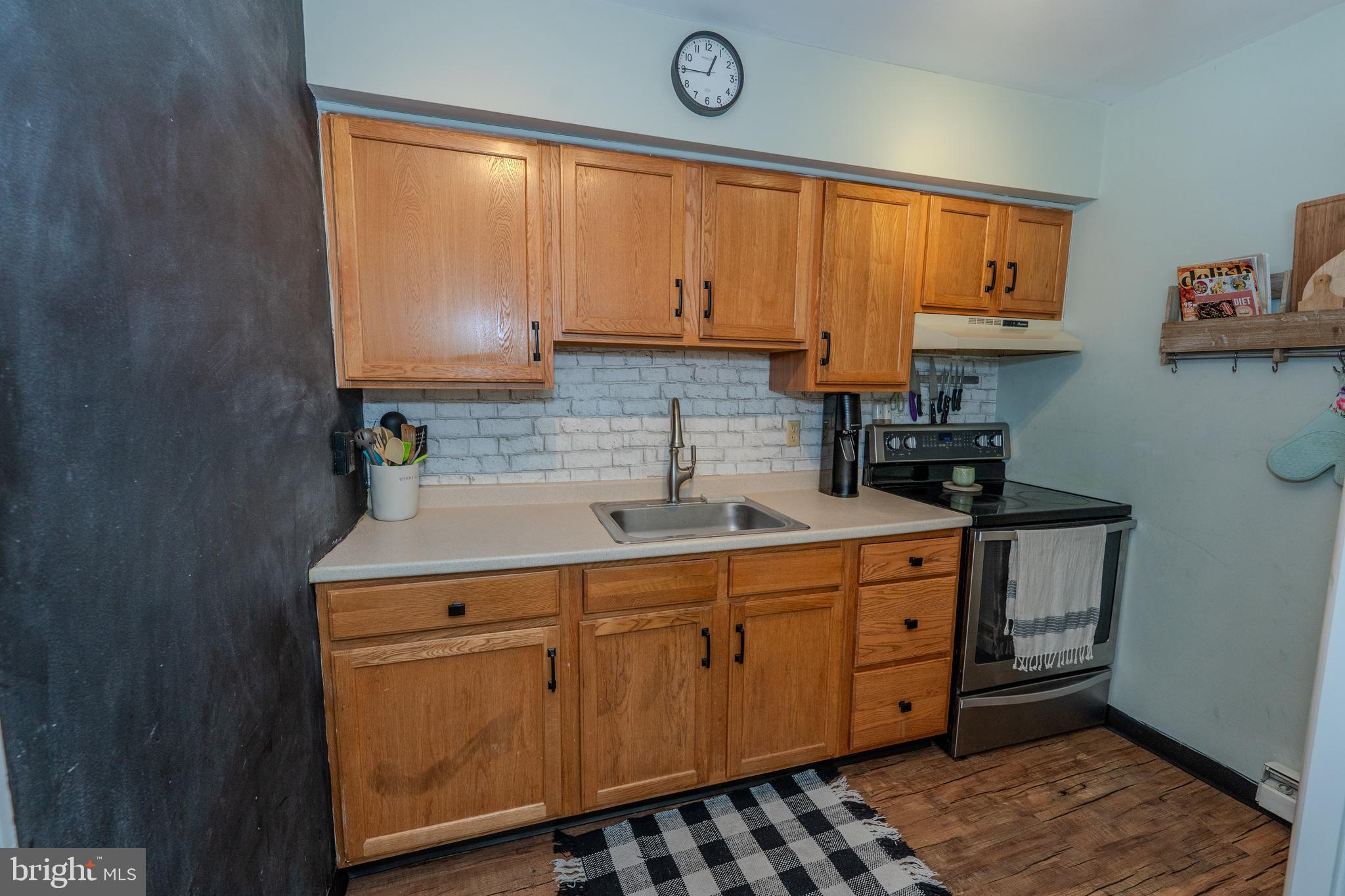 COLONIAL VIL - Residential