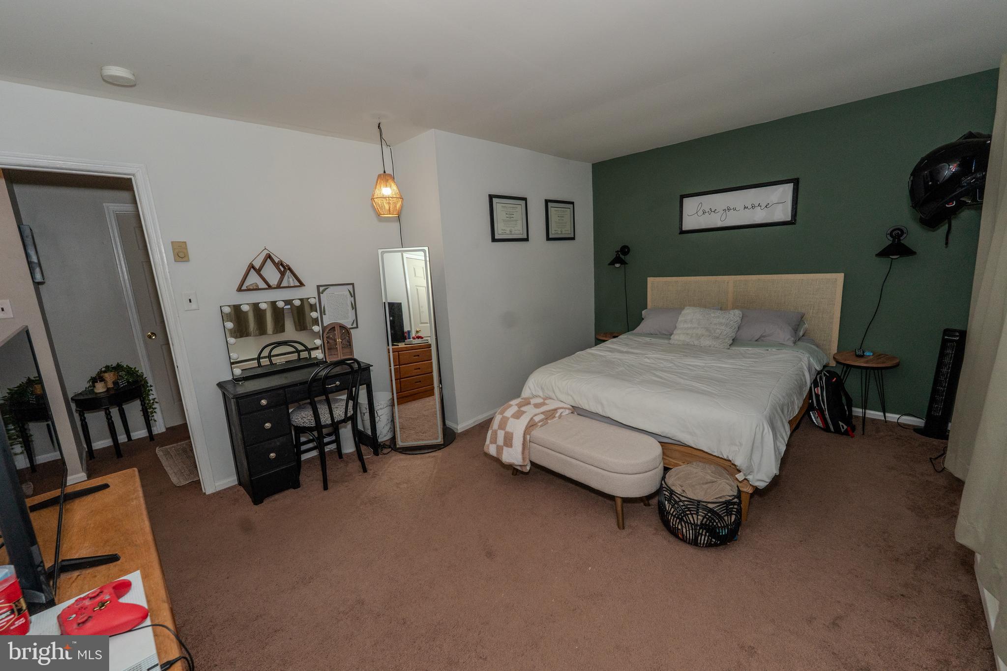 COLONIAL VIL - Residential