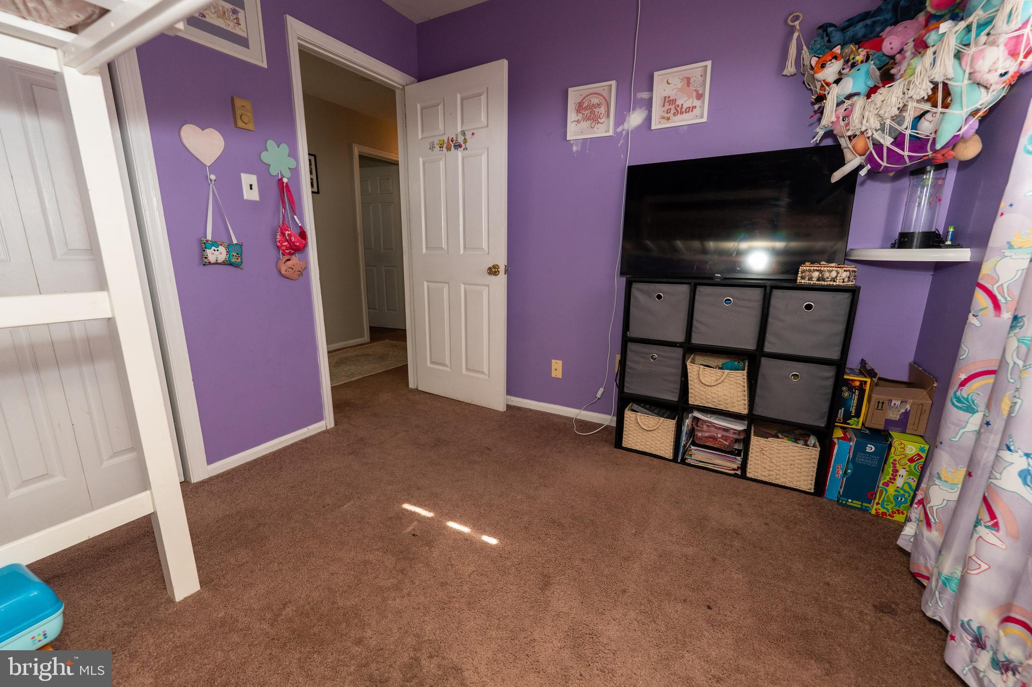 COLONIAL VIL - Residential