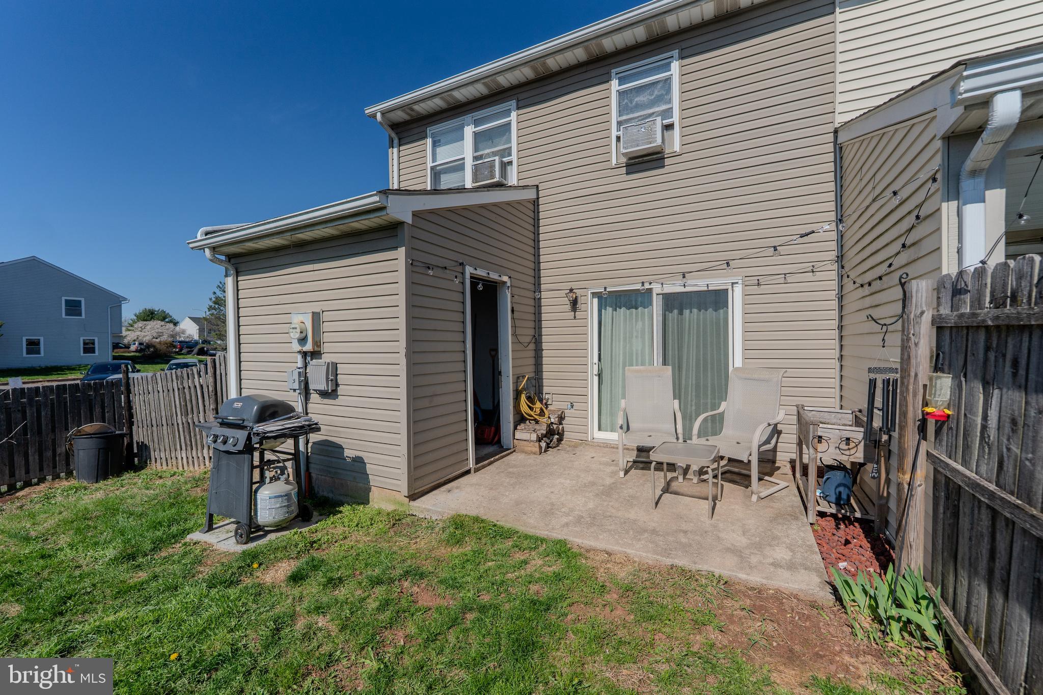 COLONIAL VIL - Residential