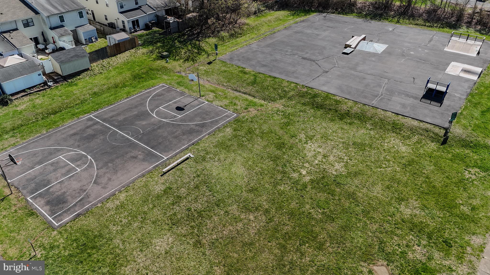 COLONIAL VIL - Residential