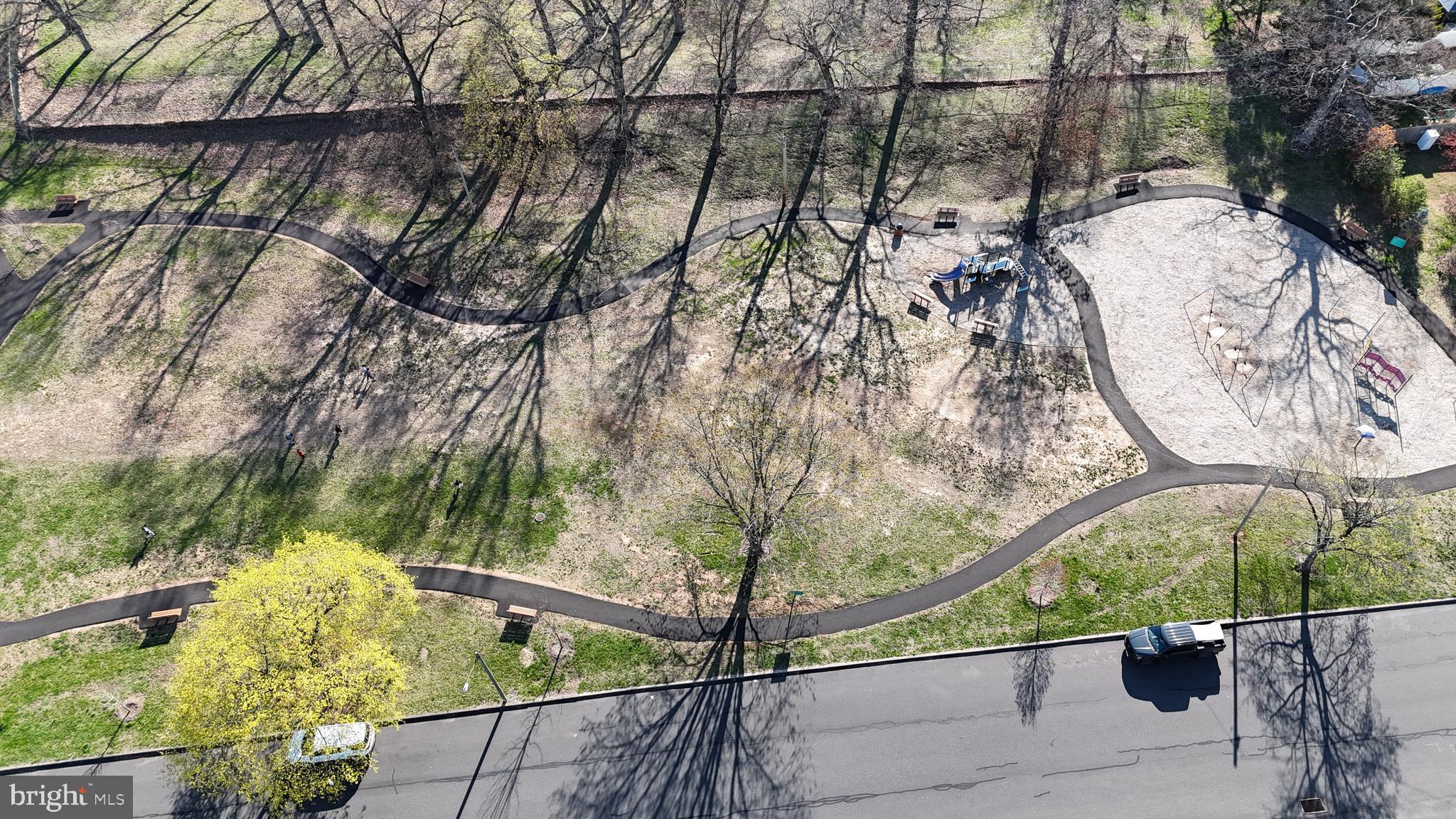 COLONIAL VIL - Residential