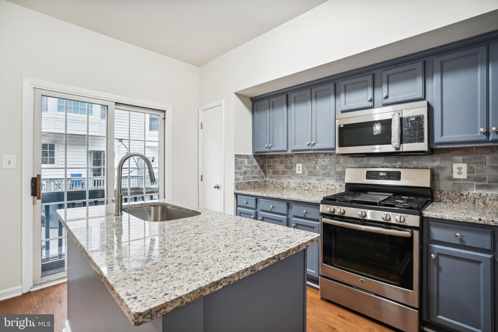 TYSONS VILLAGE - Residential