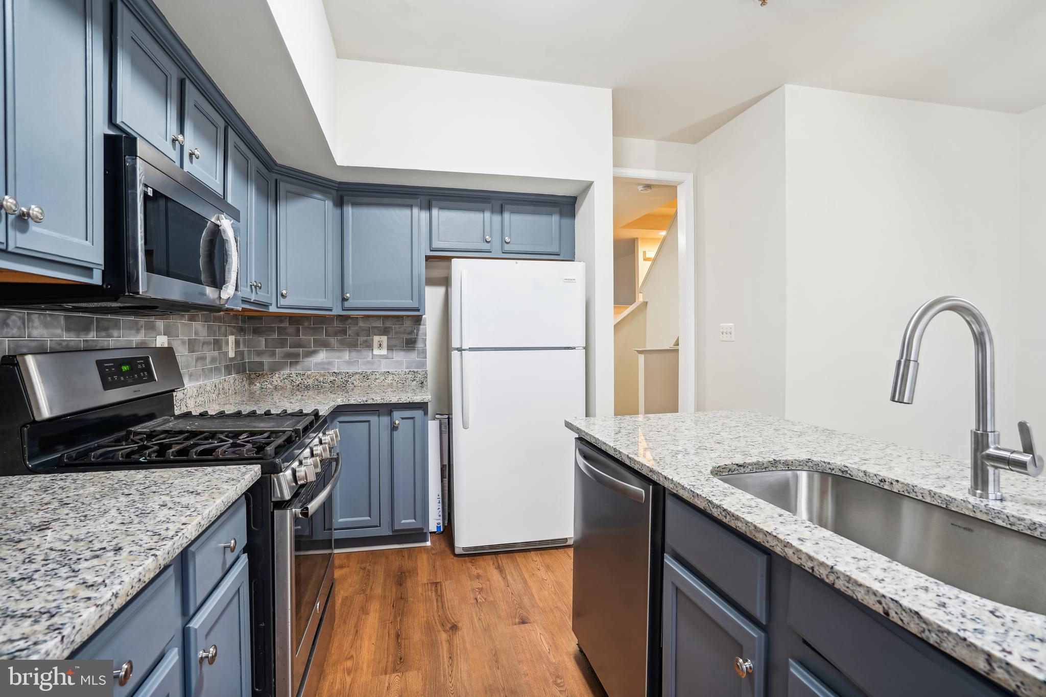 TYSONS VILLAGE - Residential