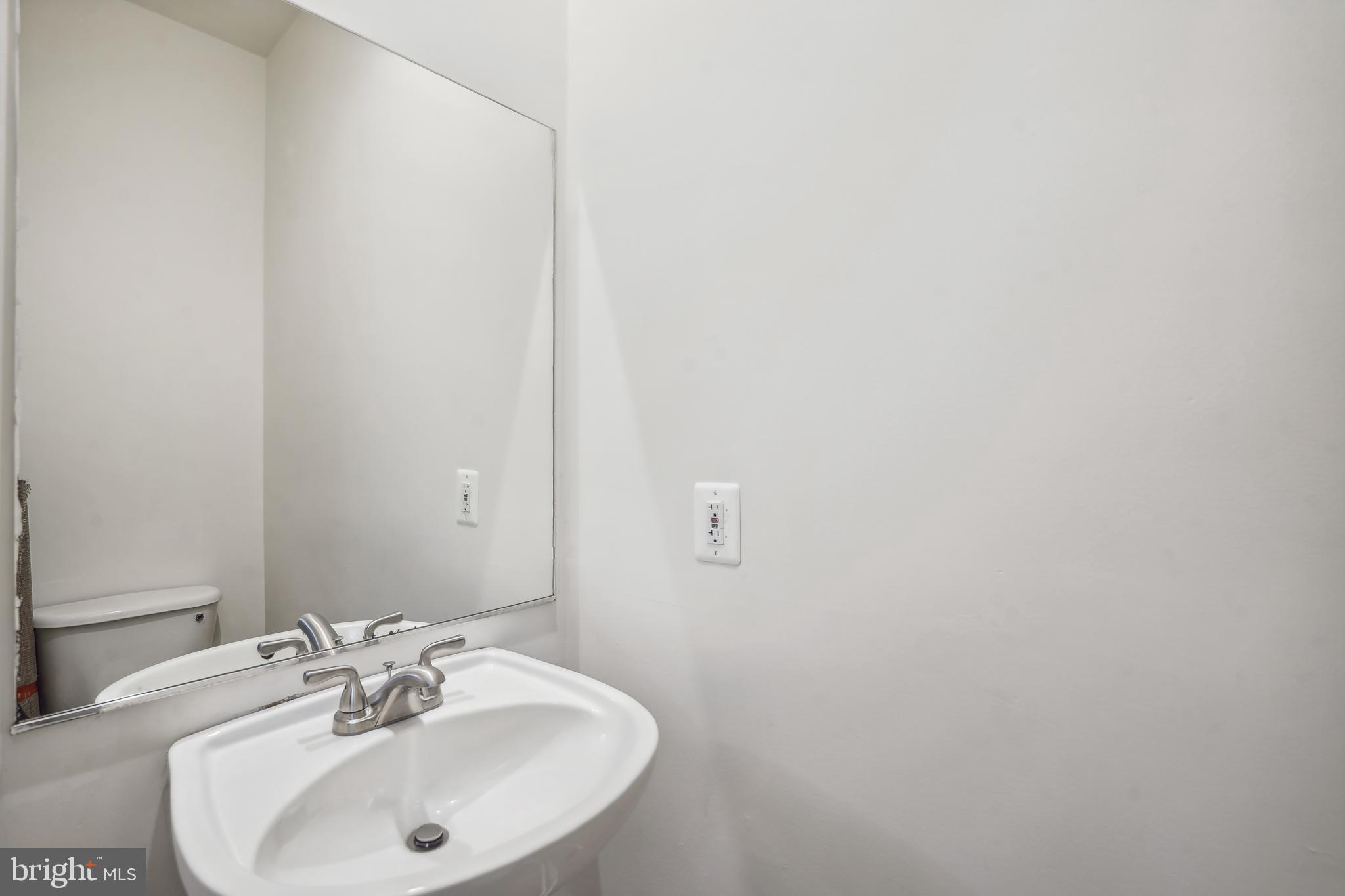 TYSONS VILLAGE - Residential