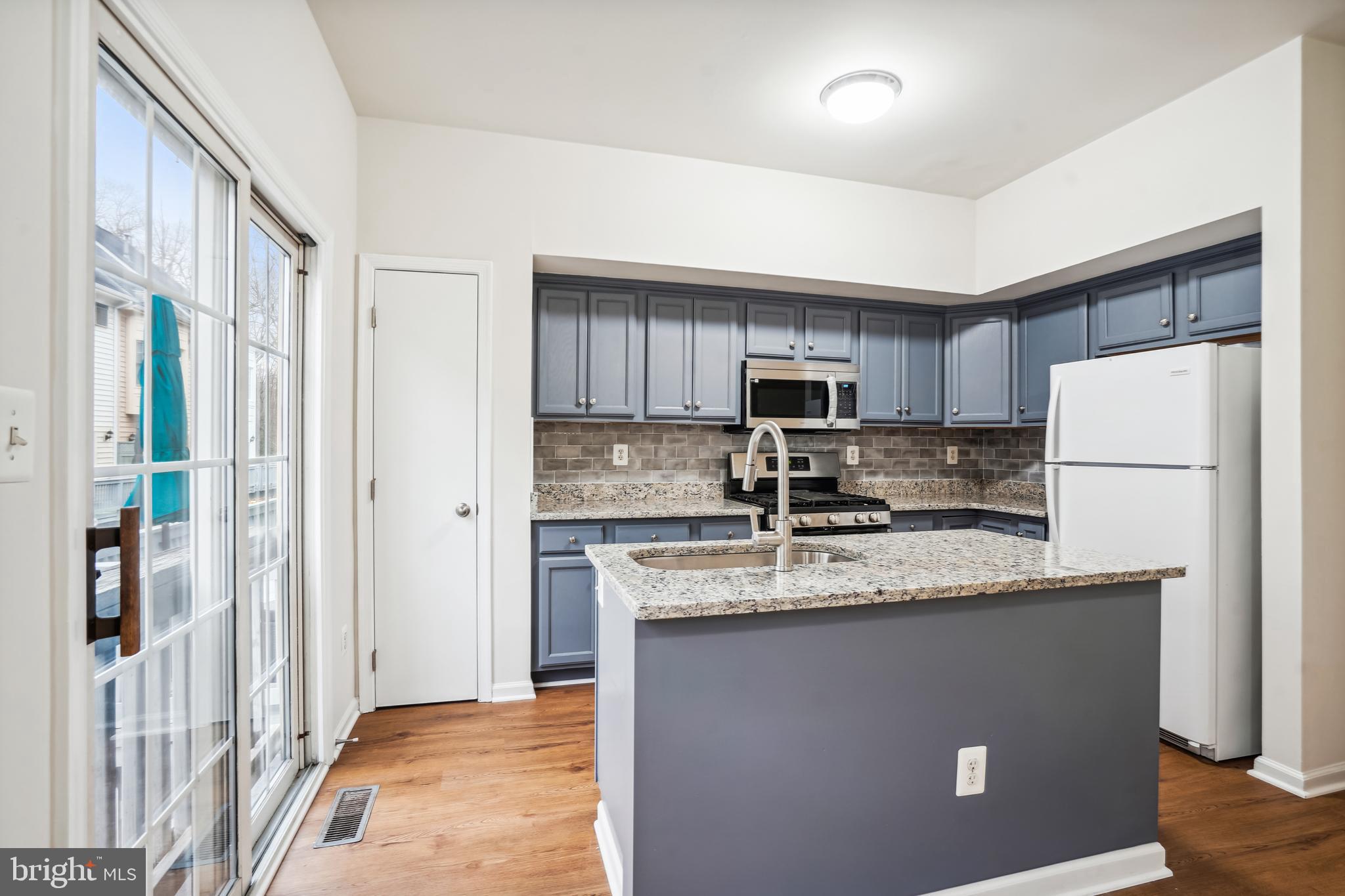 TYSONS VILLAGE - Residential