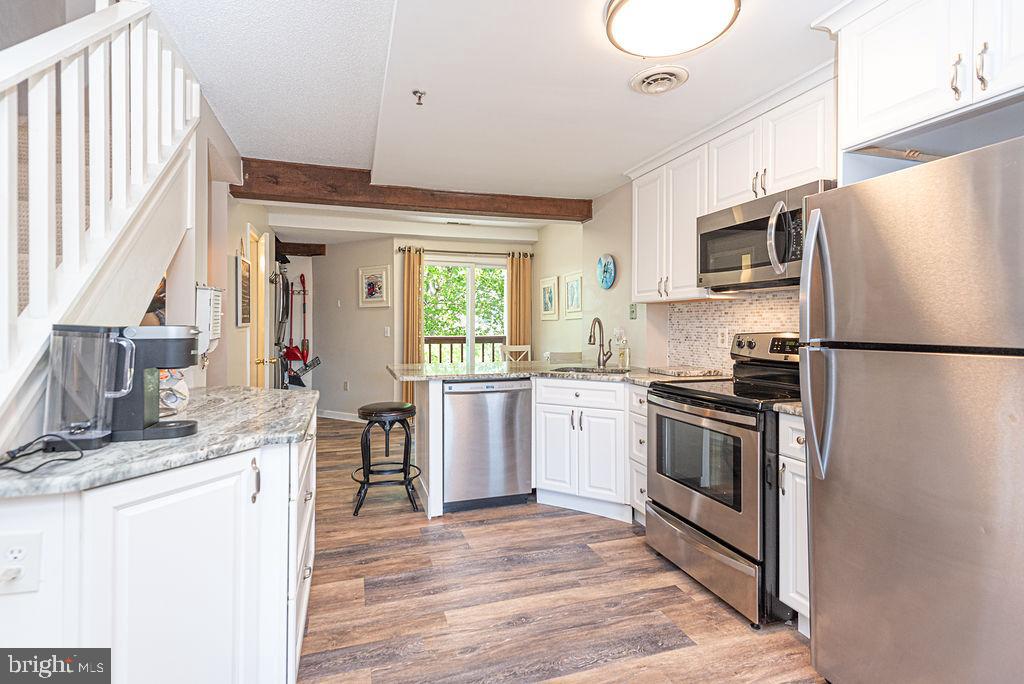 124 NEWPORT BAY DRIVE 7