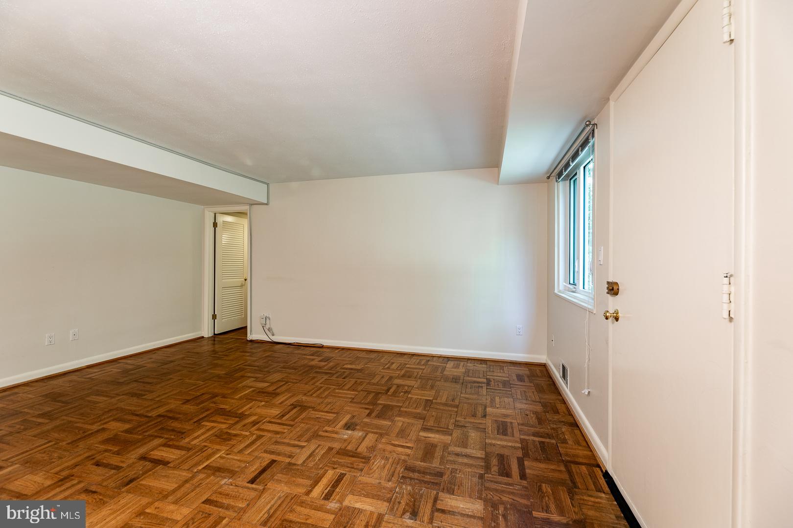 PARKSIDE CONDOMINIUMS - Residential Lease