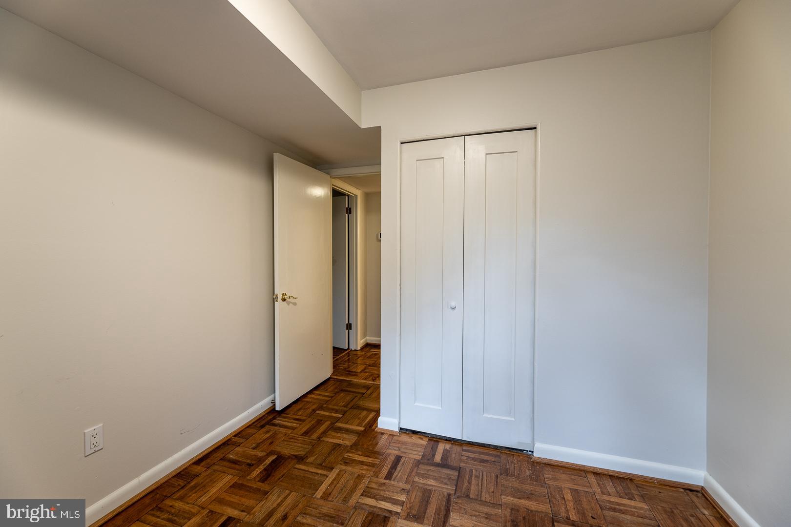 PARKSIDE CONDOMINIUMS - Residential Lease