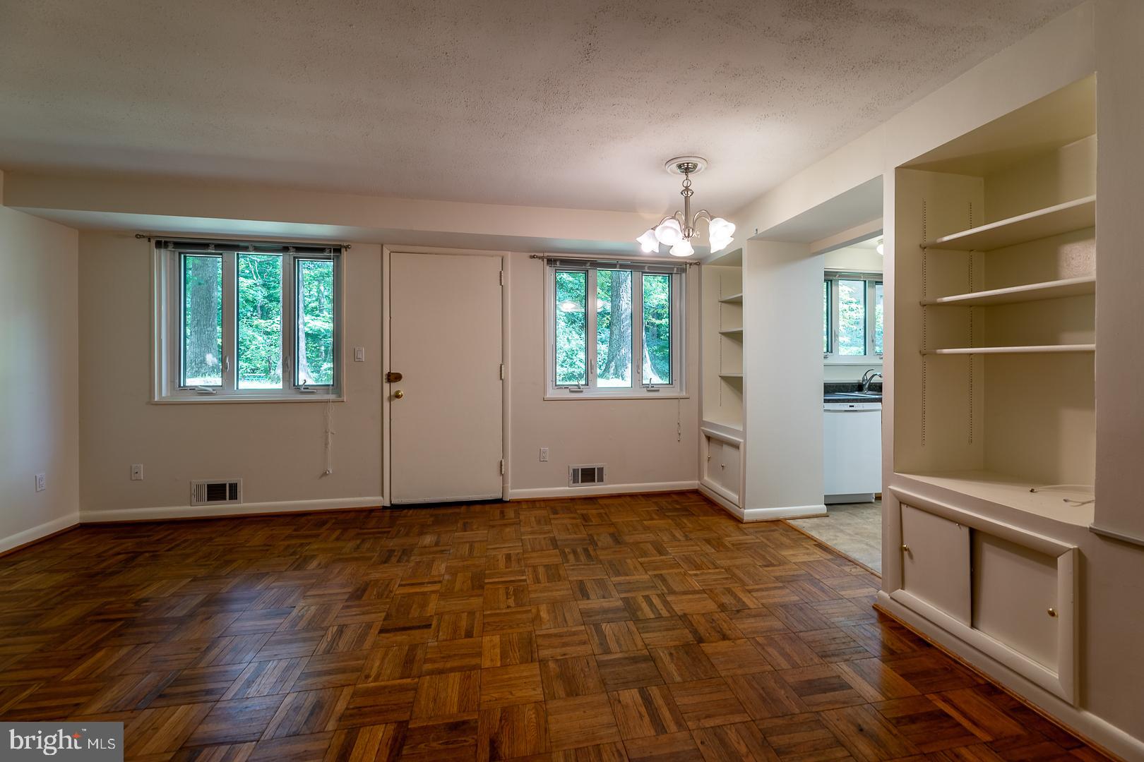 PARKSIDE CONDOMINIUMS - Residential Lease