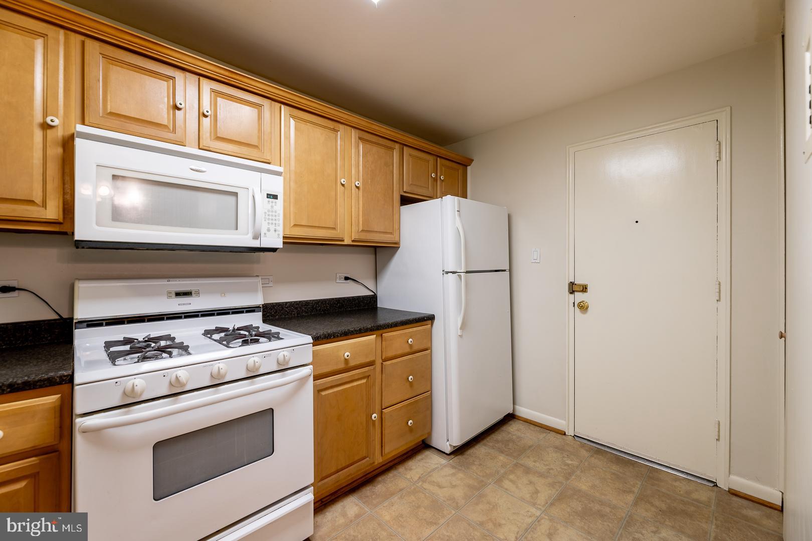 PARKSIDE CONDOMINIUMS - Residential Lease