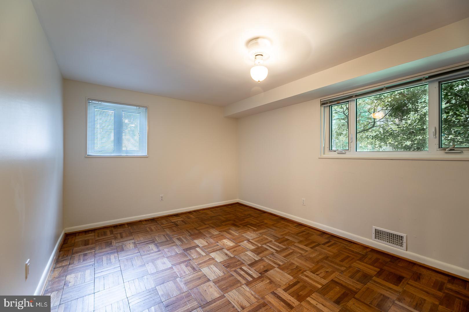 PARKSIDE CONDOMINIUMS - Residential Lease